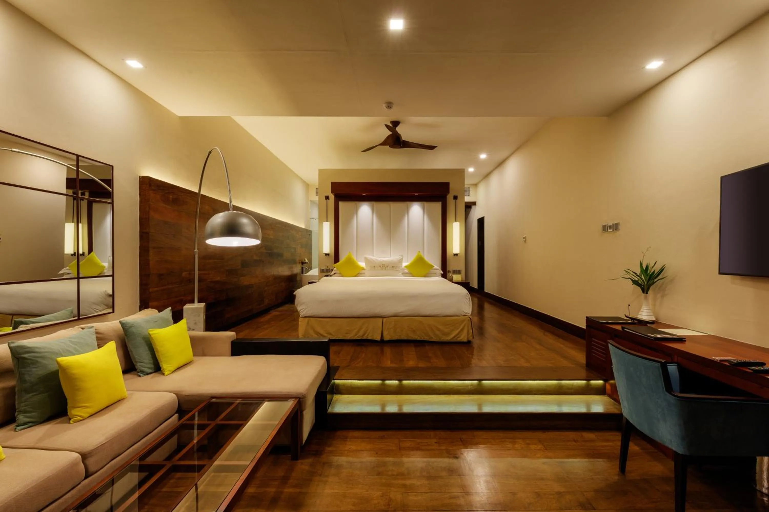 Photo of the whole room, Bed in The Fortress Resort & Spa Galle