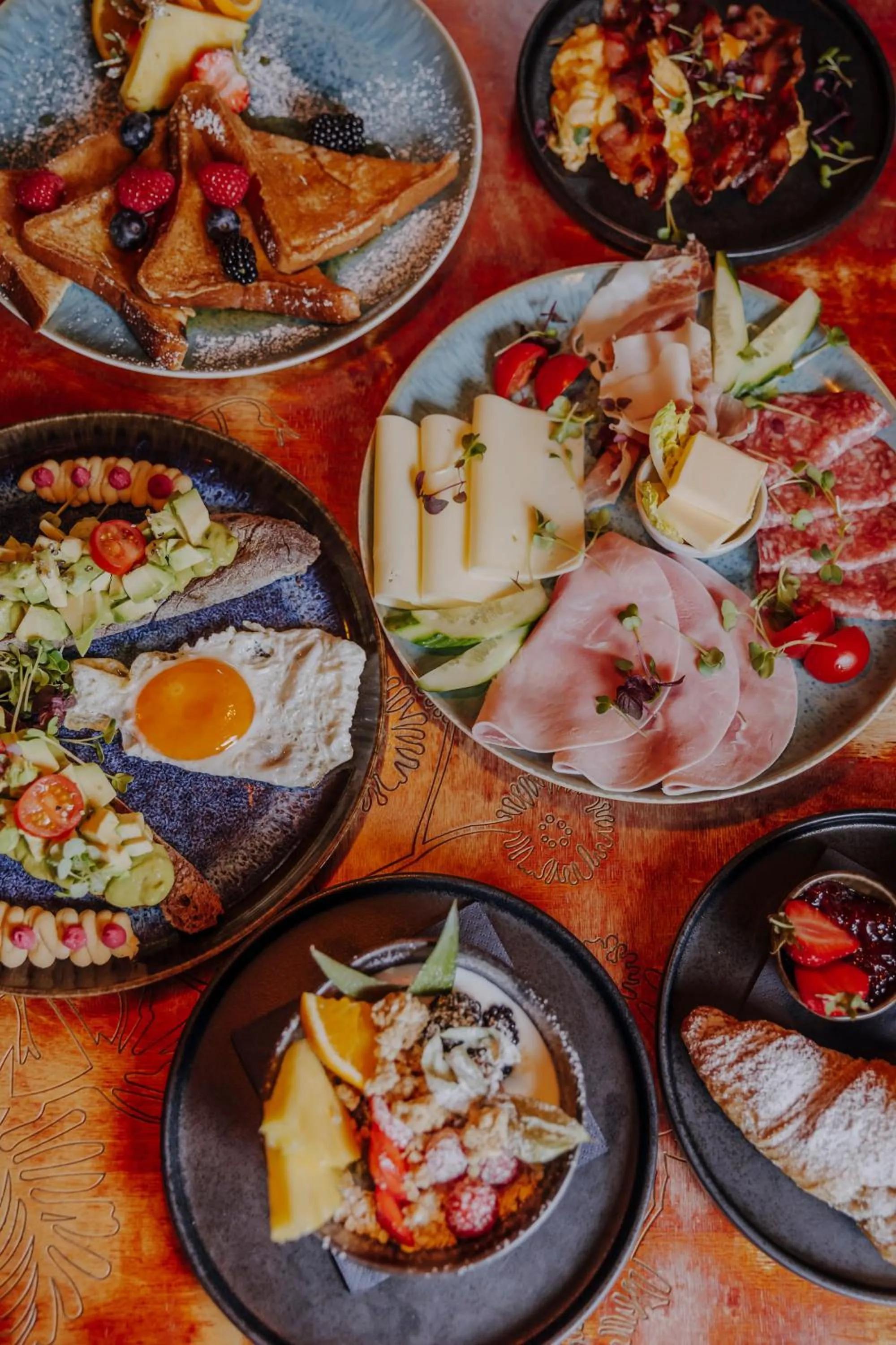 Food and drinks in Hotel Lux