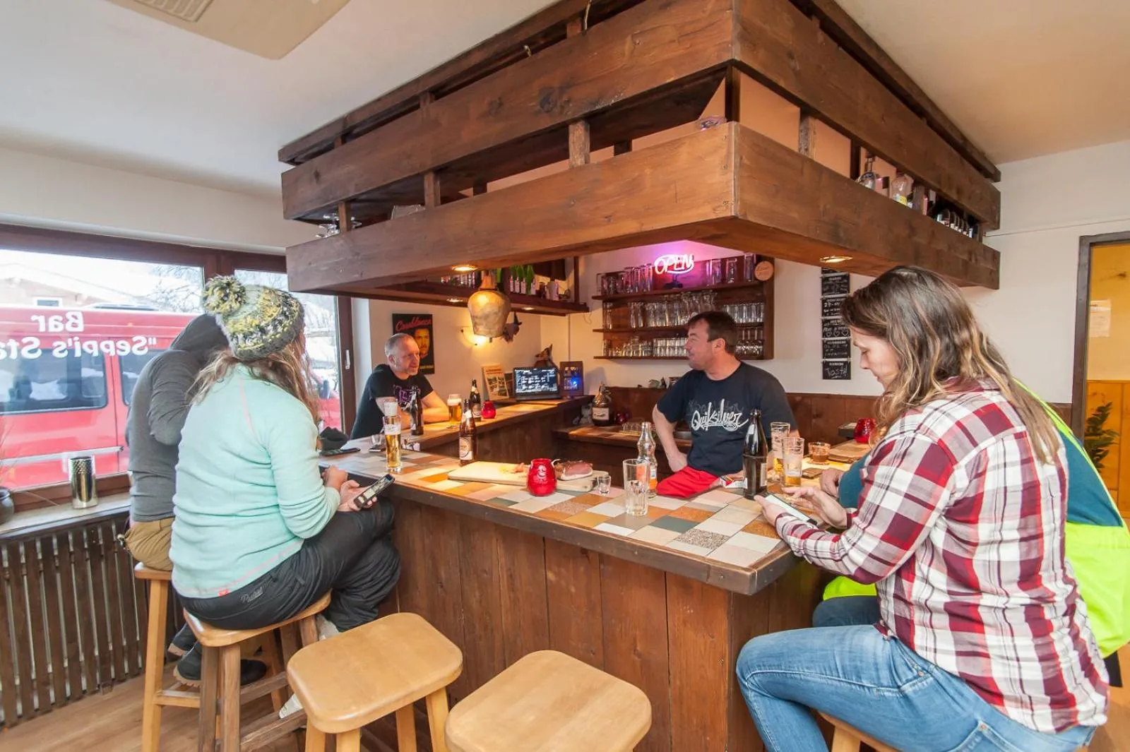 Lounge or bar in Bed & Breakfast Der Tiroler