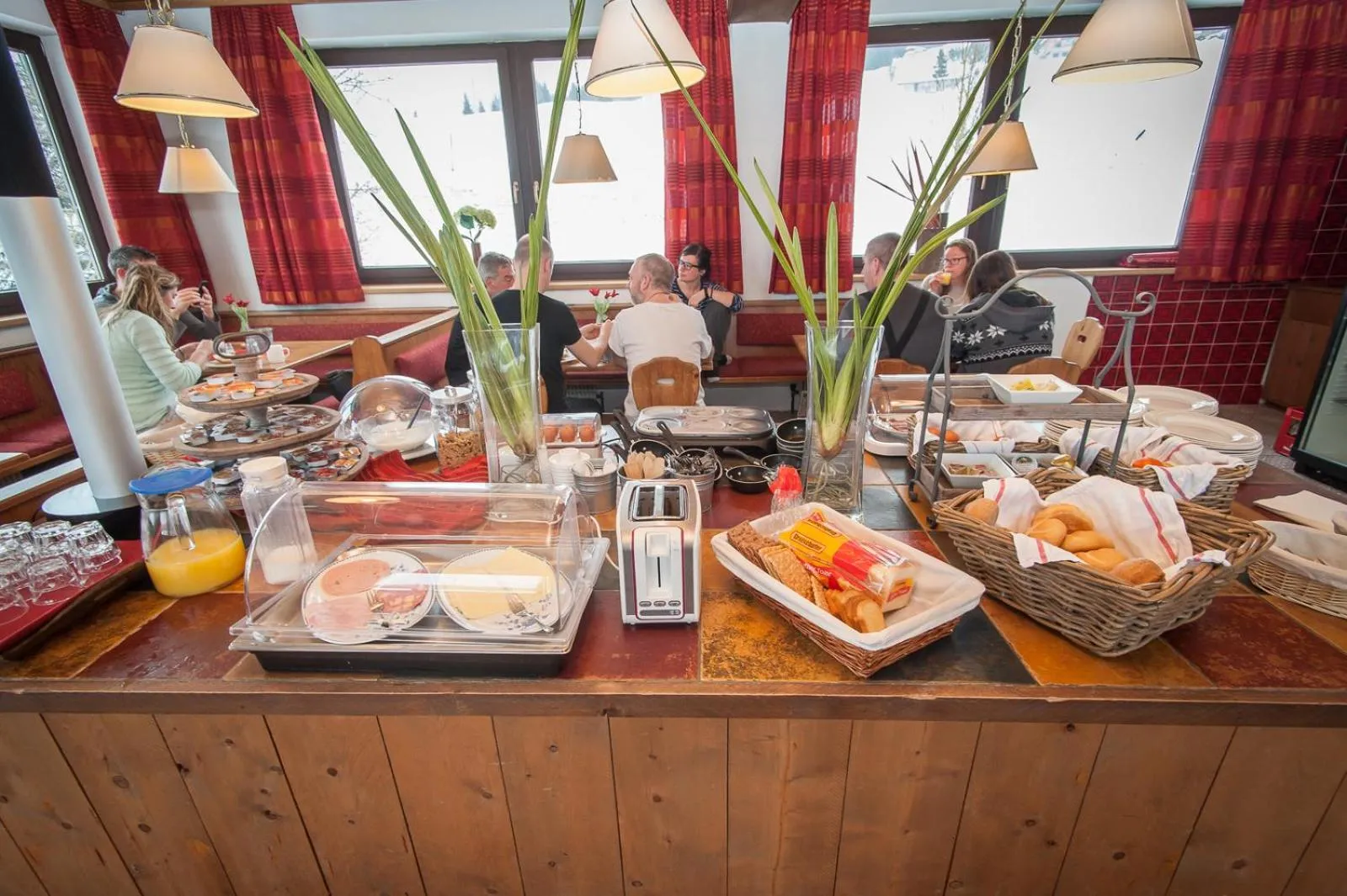Food and drinks in Bed & Breakfast Der Tiroler