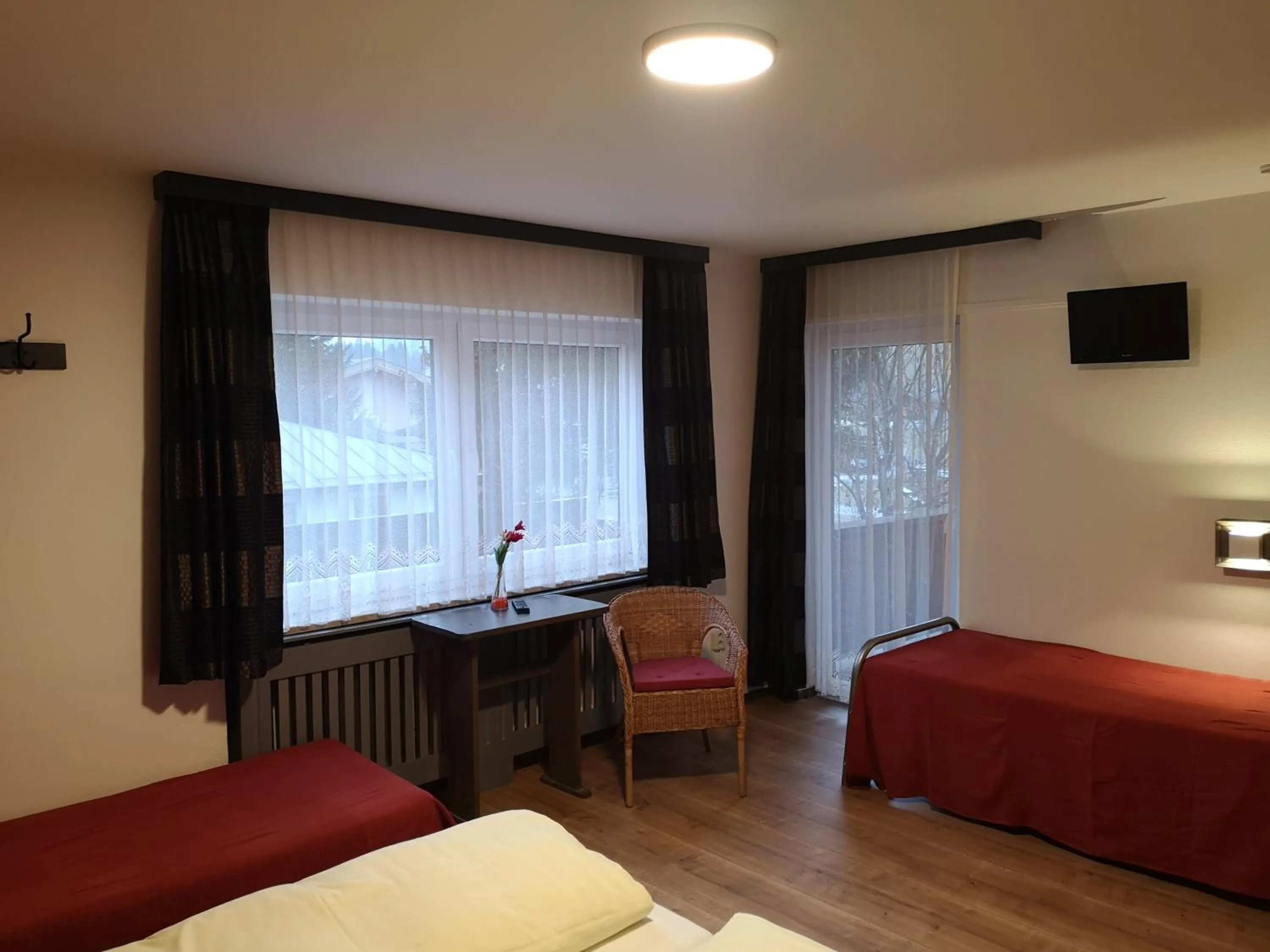 Garden view, Bed in Bed & Breakfast Der Tiroler