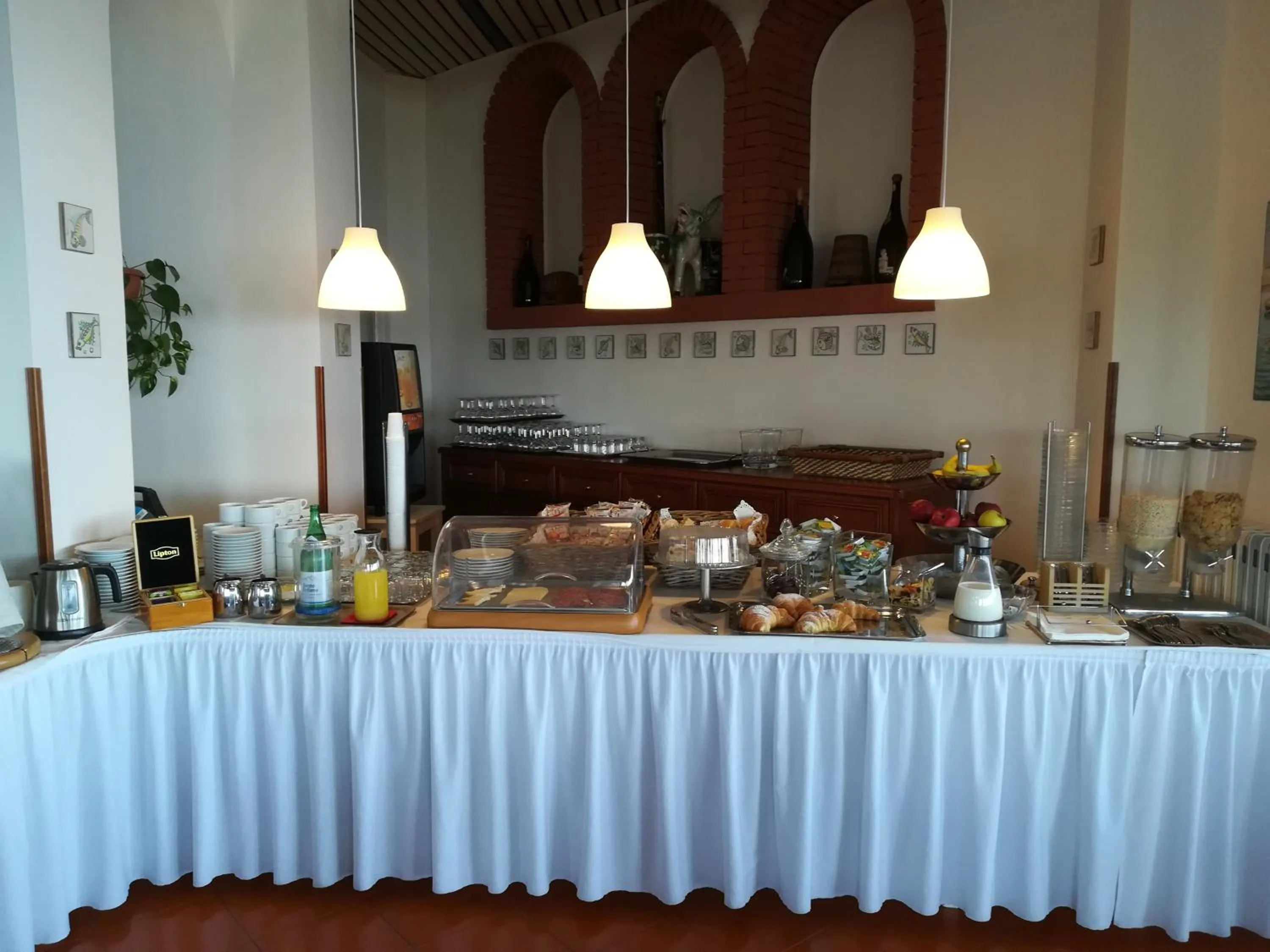 Breakfast in Hotel Dania