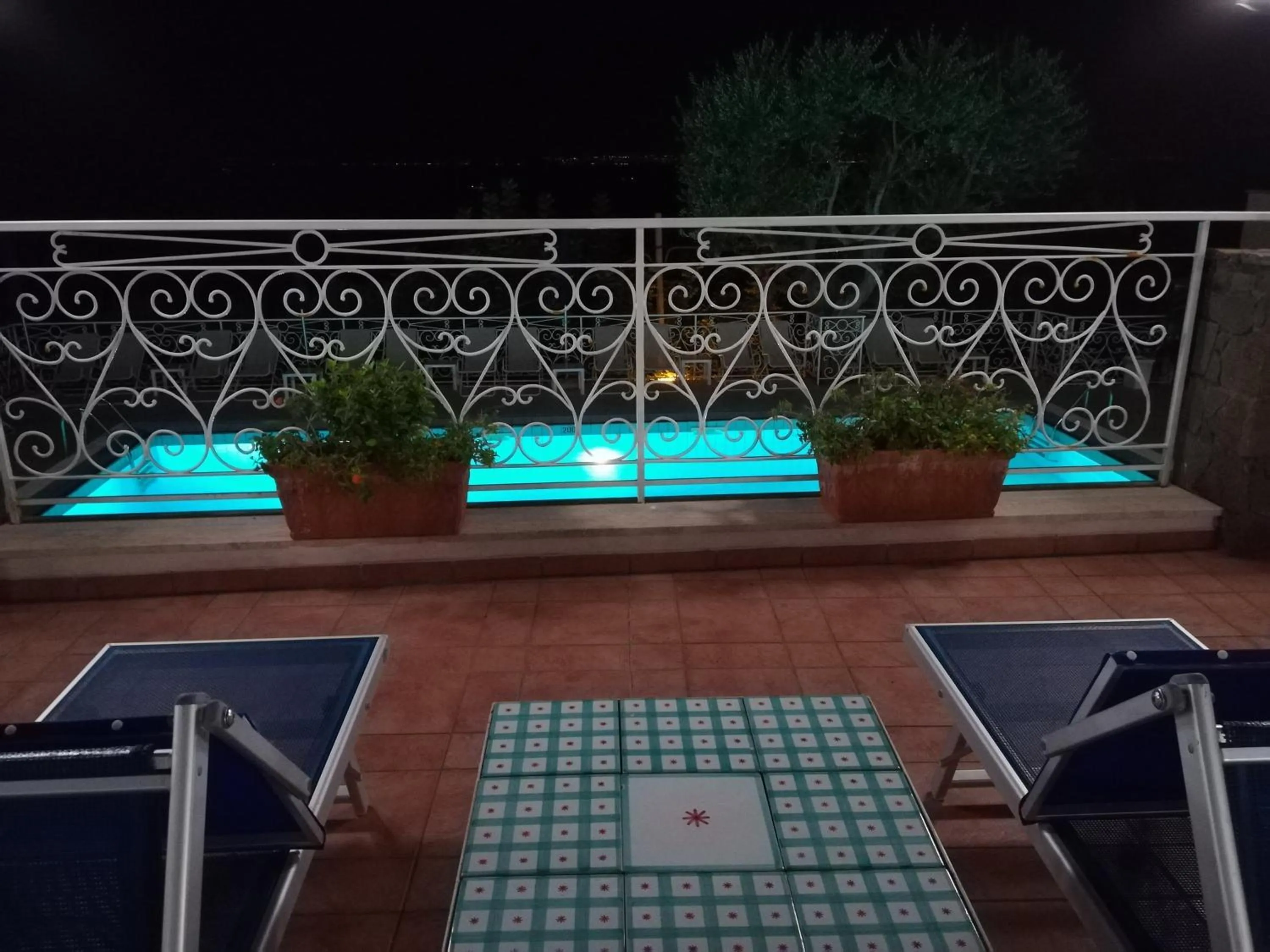 Night in Hotel Dania