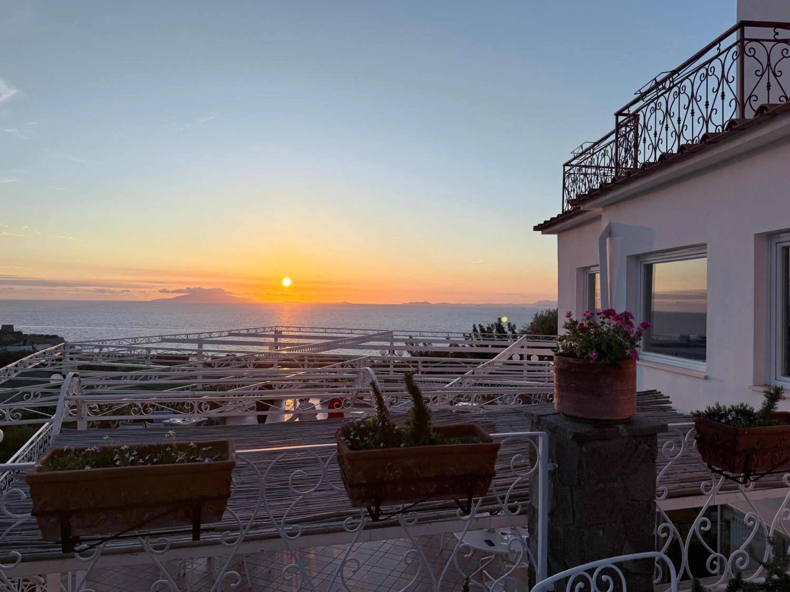 Property building in Hotel Dania