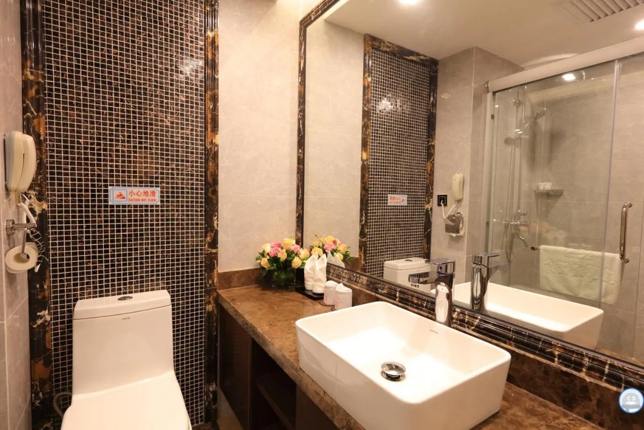 Toilet in Five Rams City Hotel