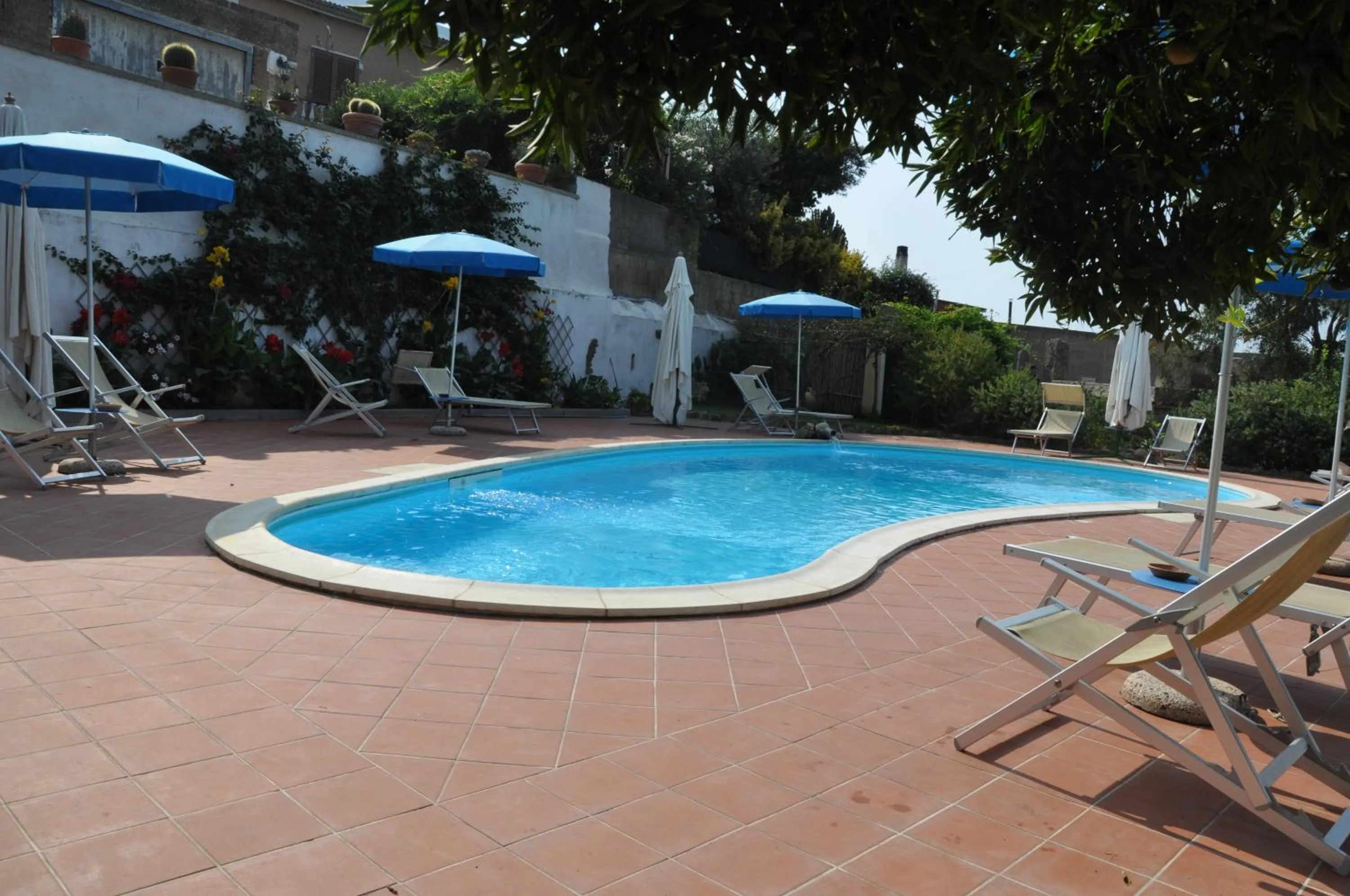 Swimming pool in Hotel Savoia