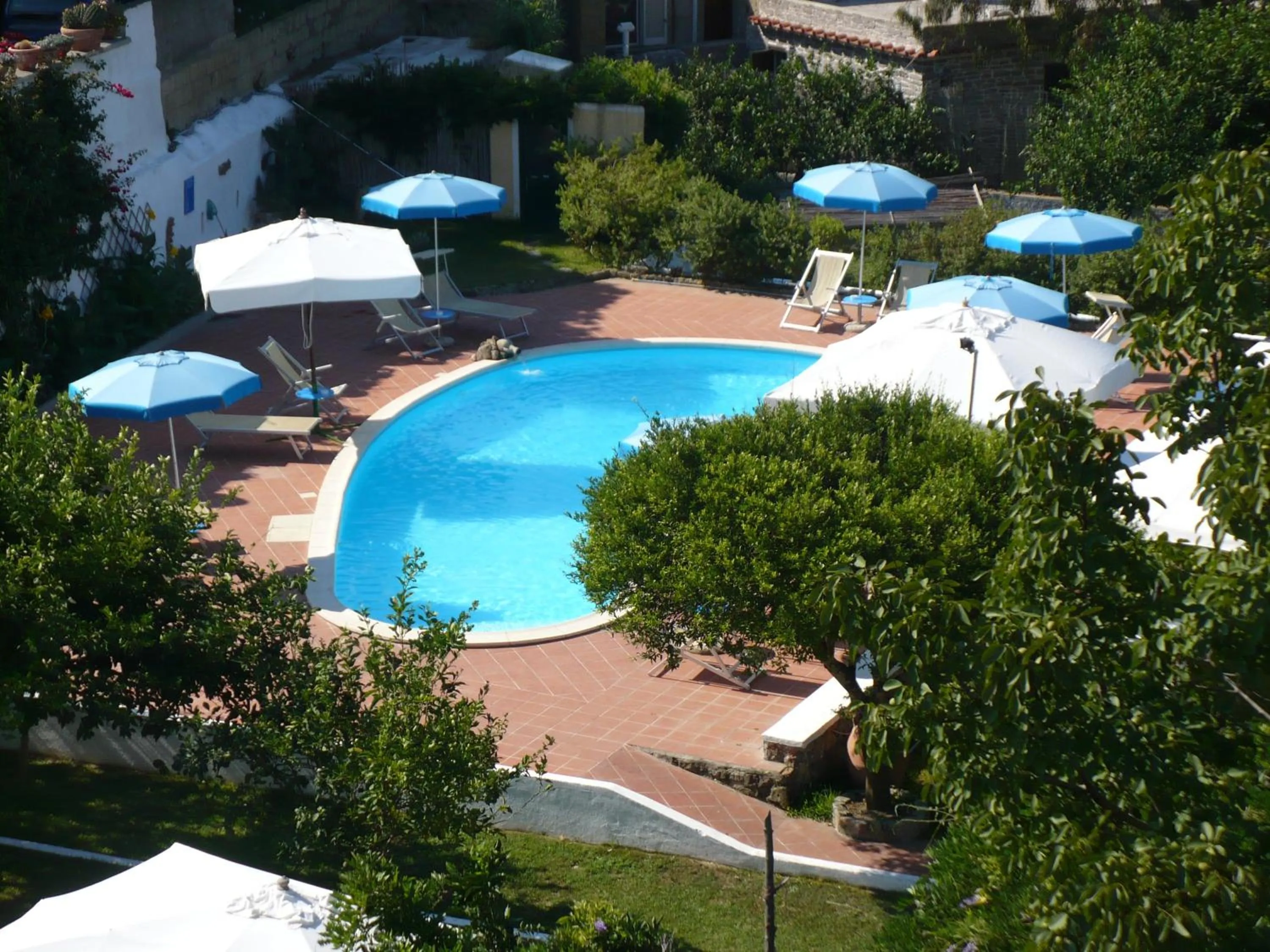 Swimming pool in Hotel Savoia