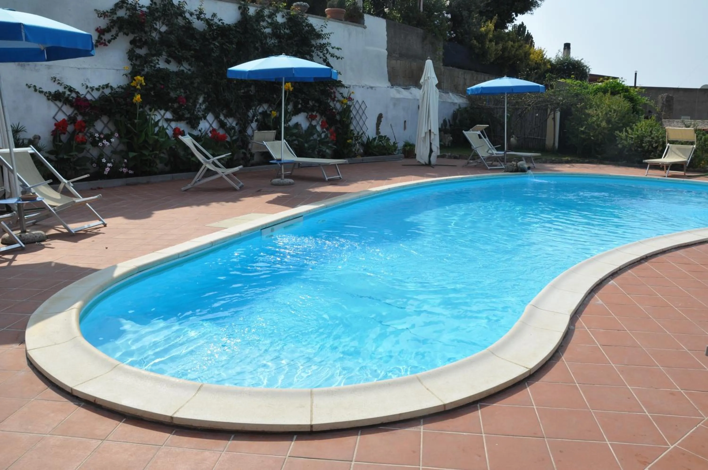 Swimming pool in Hotel Savoia