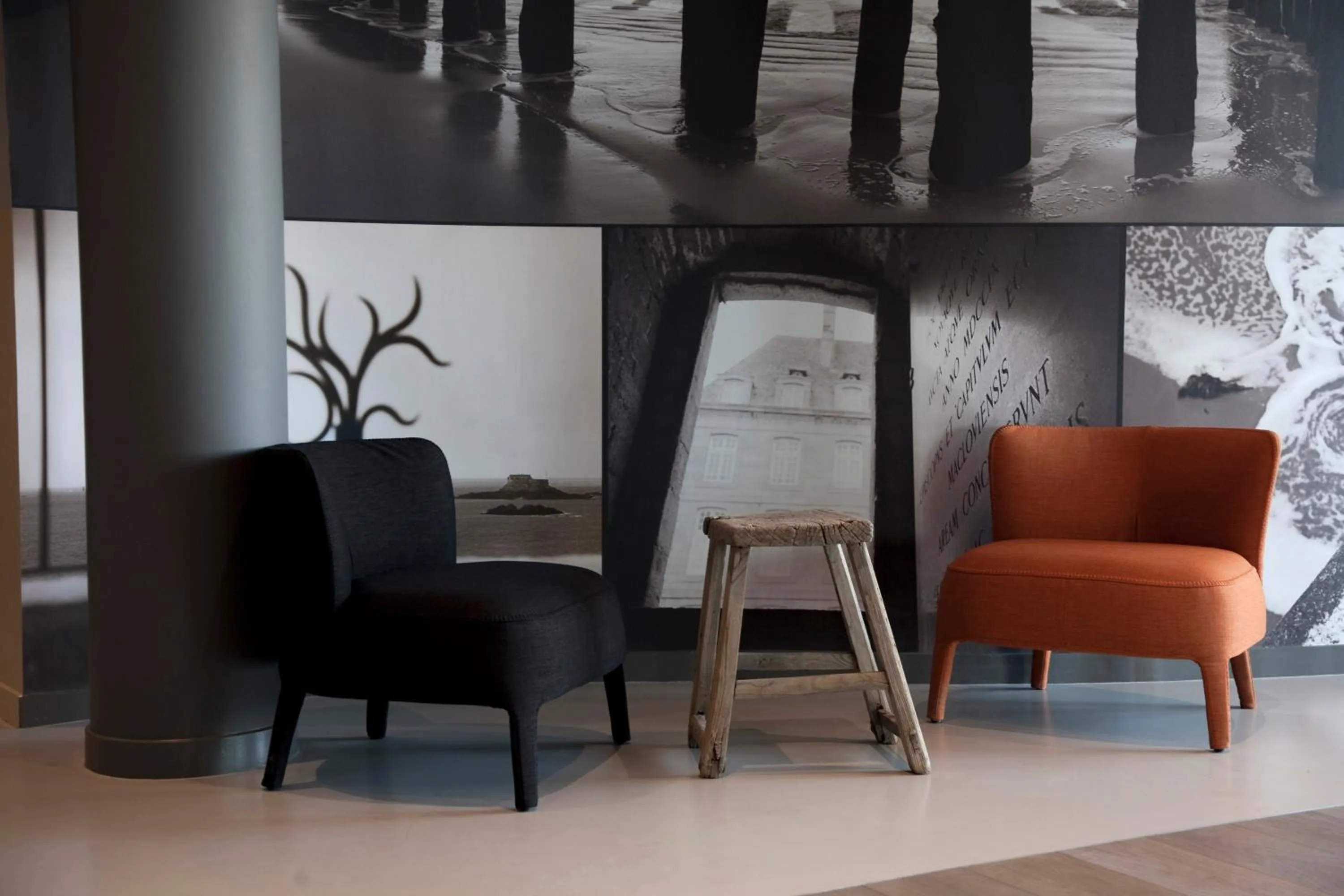 Lounge or bar in Mercure Saint Malo Balmoral