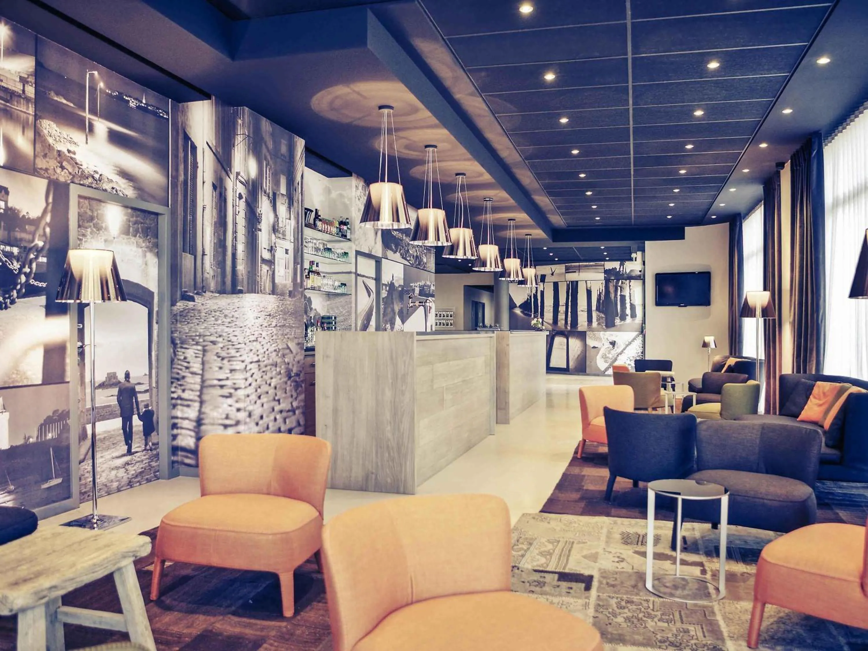 Lounge or bar in Mercure Saint Malo Balmoral