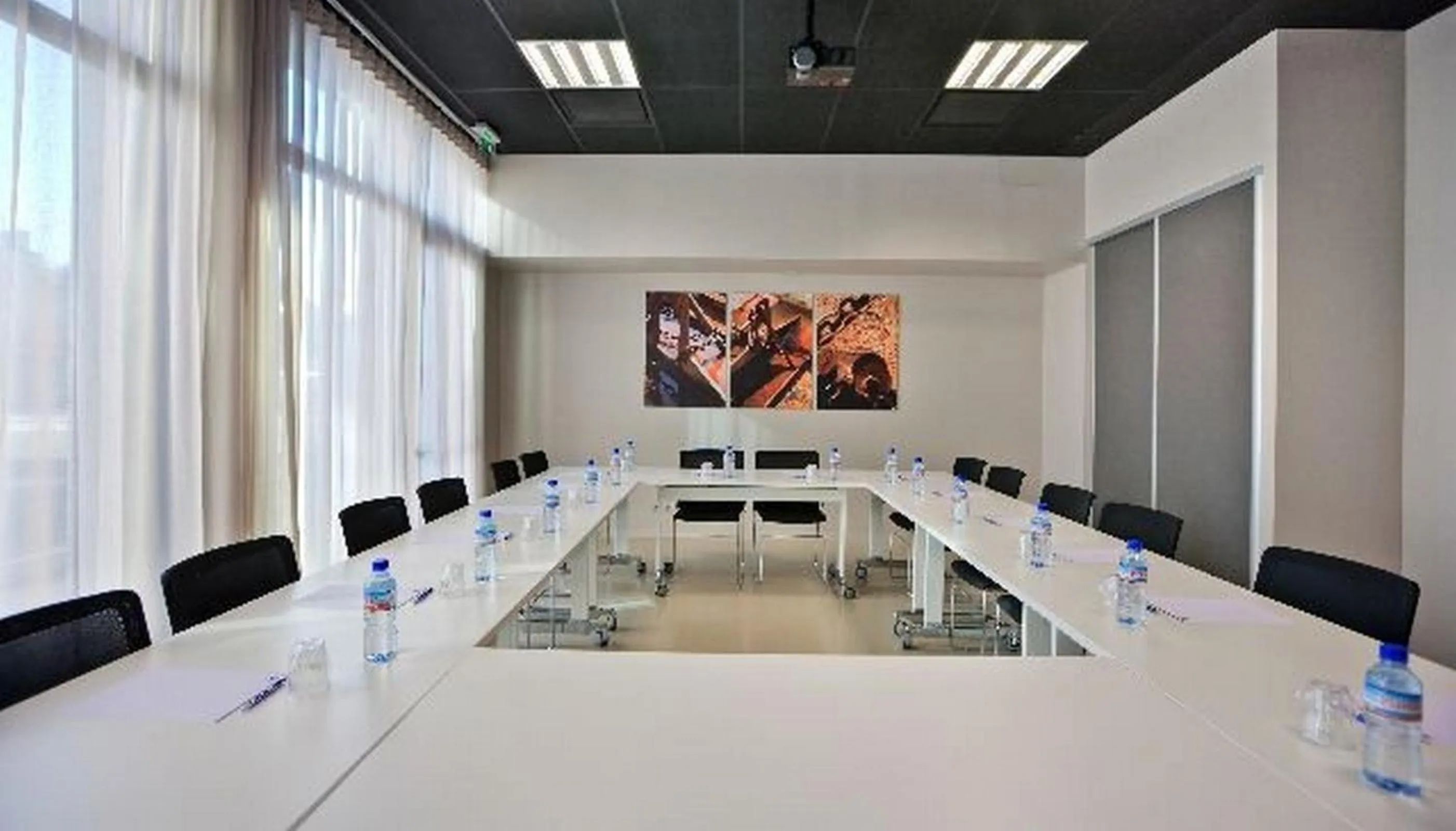 Business facilities in Mercure Saint Malo Balmoral