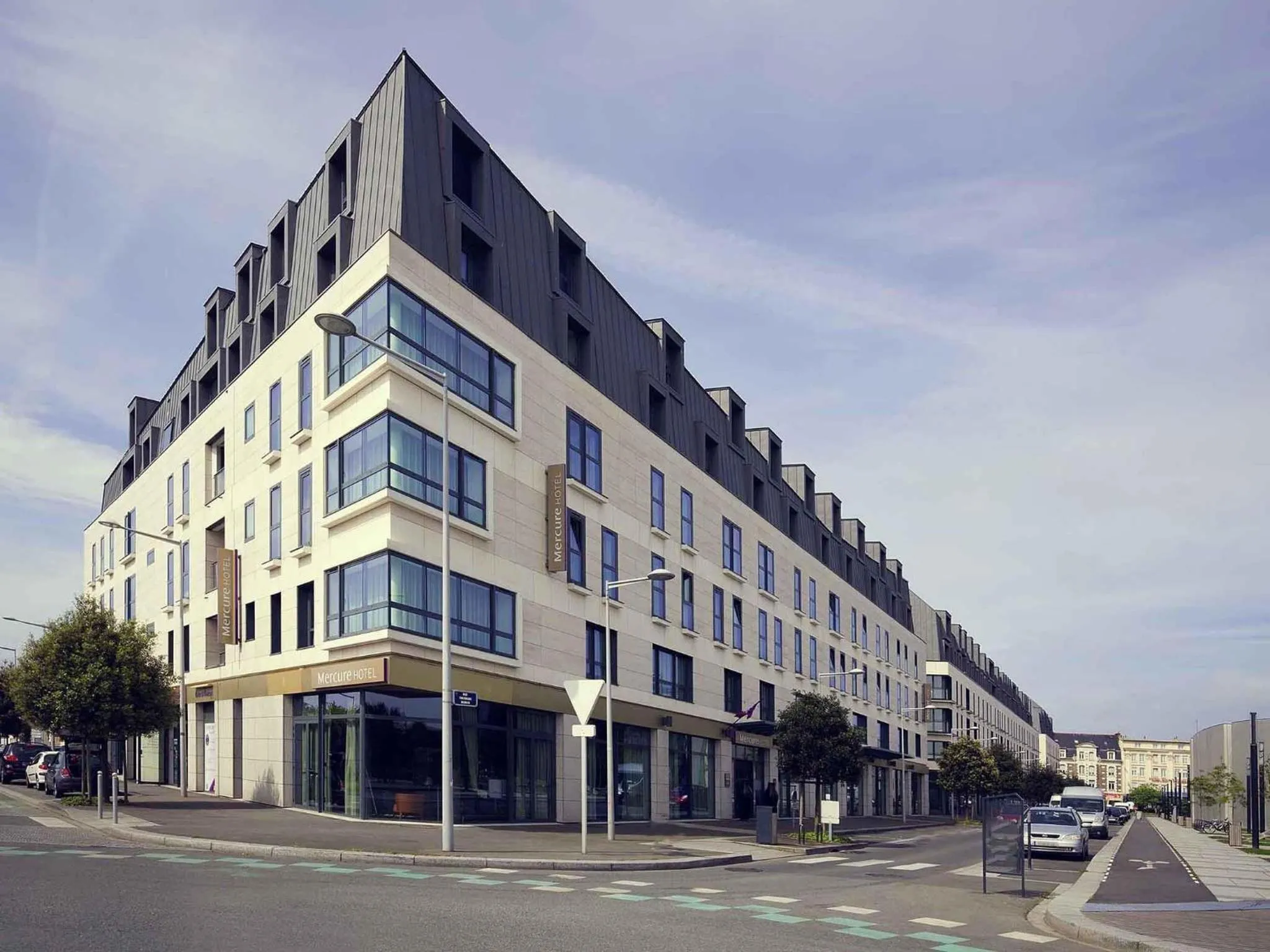 Property building in Mercure Saint Malo Balmoral