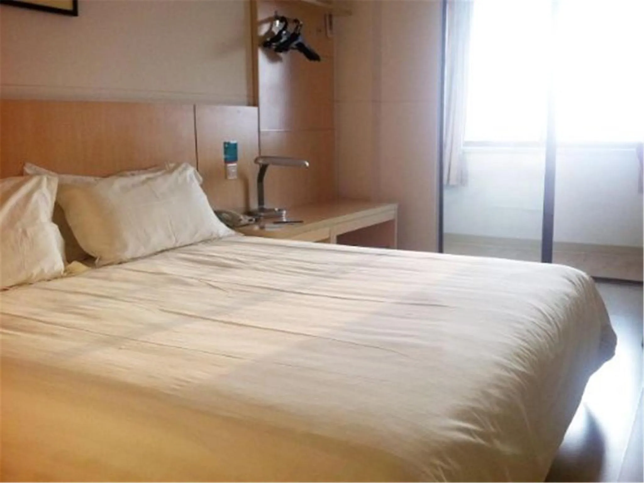 Bed in Jinjiang Inn - Qingdao Zhongshan Road