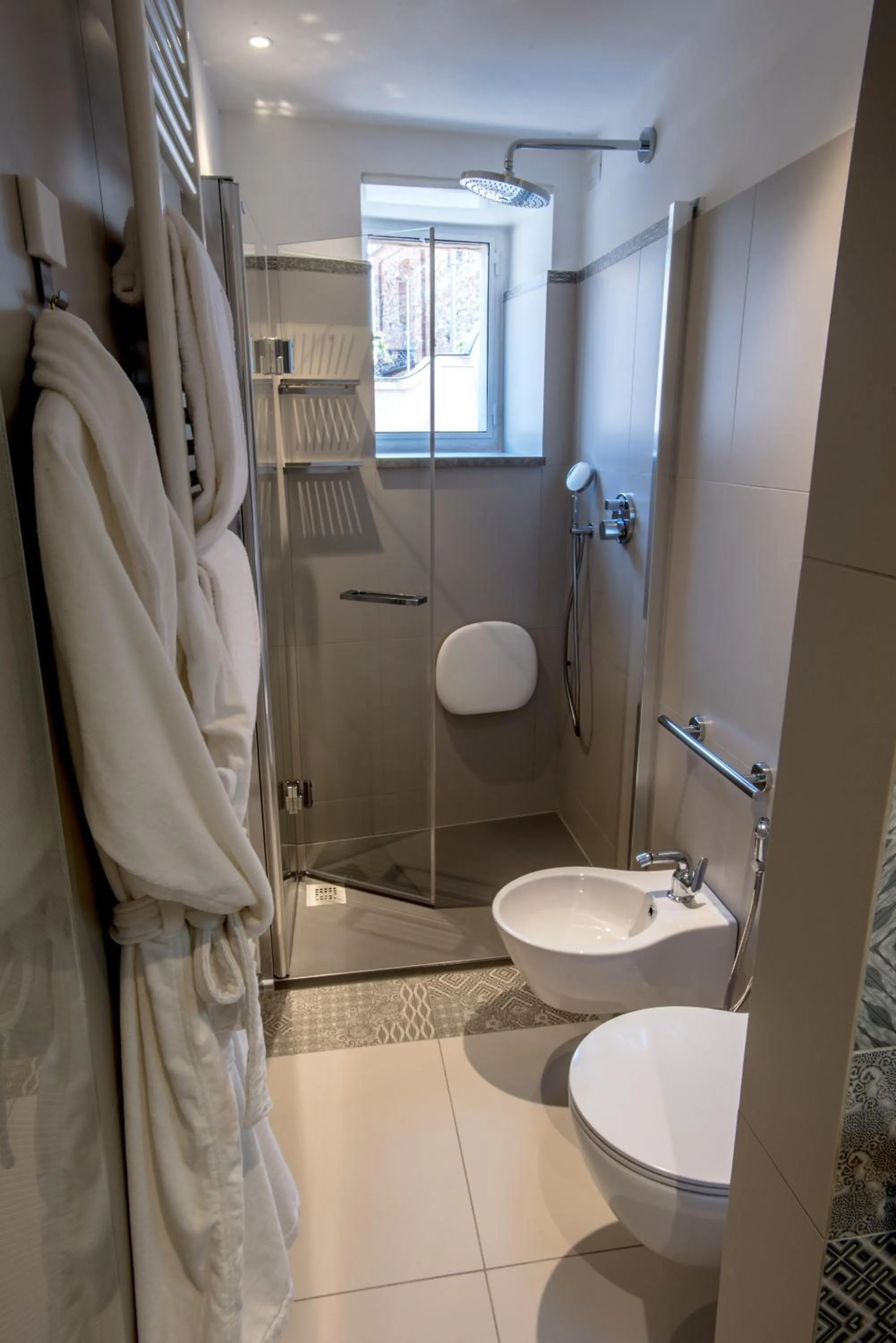 Bathroom in Uve Rooms & Wine Bar