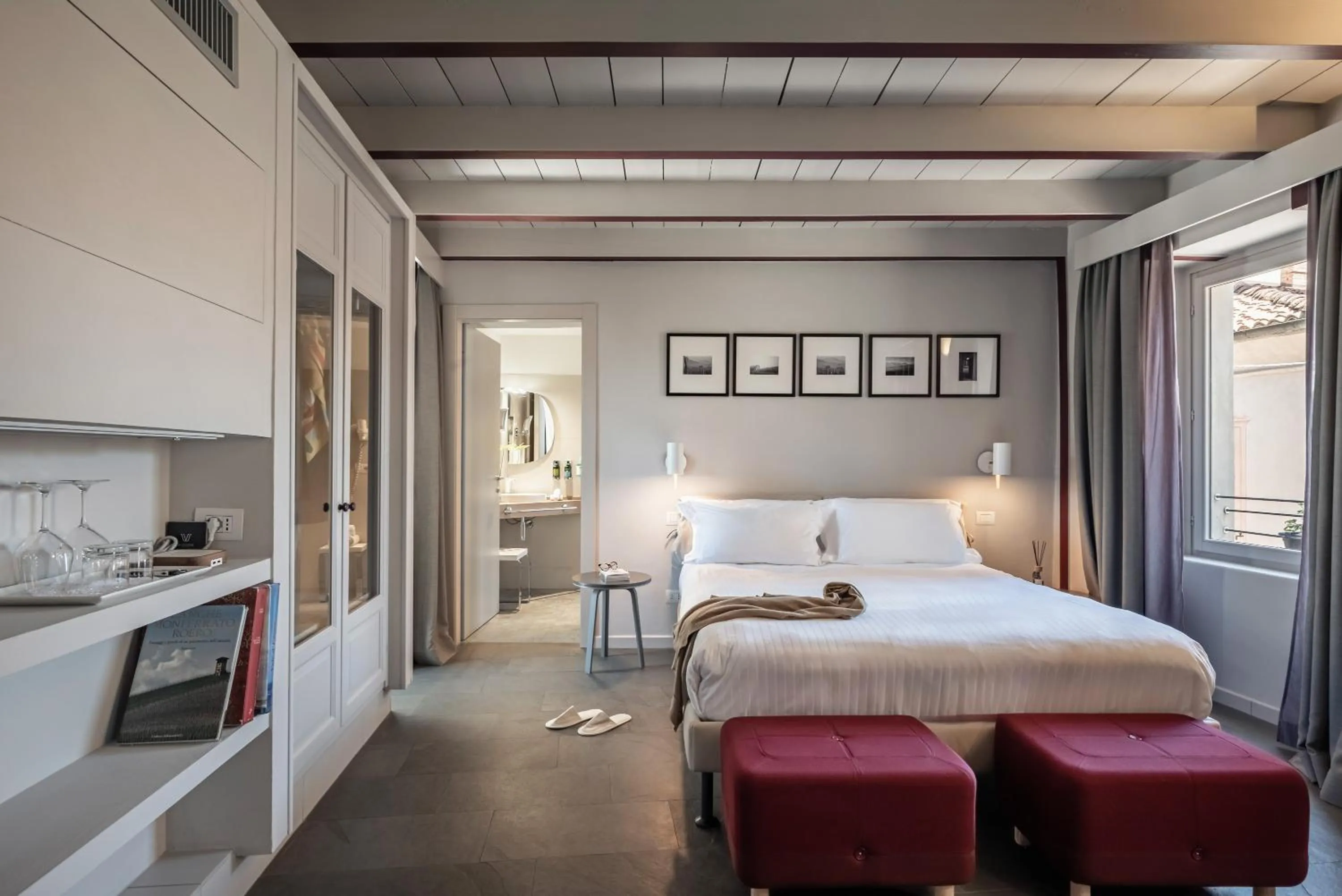 Bedroom, Bed in Uve Rooms & Wine Bar