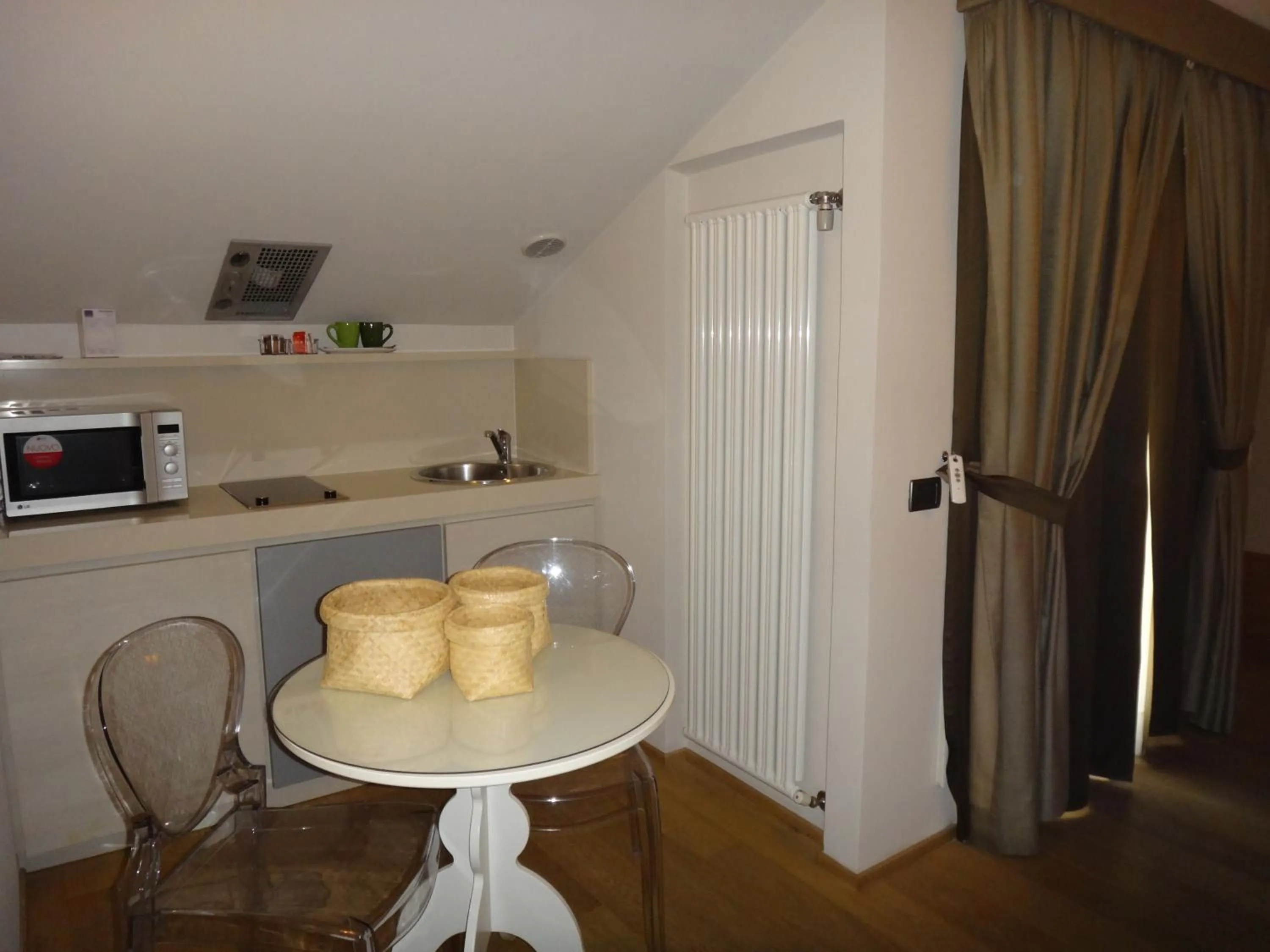 Photo of the whole room in Hotel Ariston & Apartments