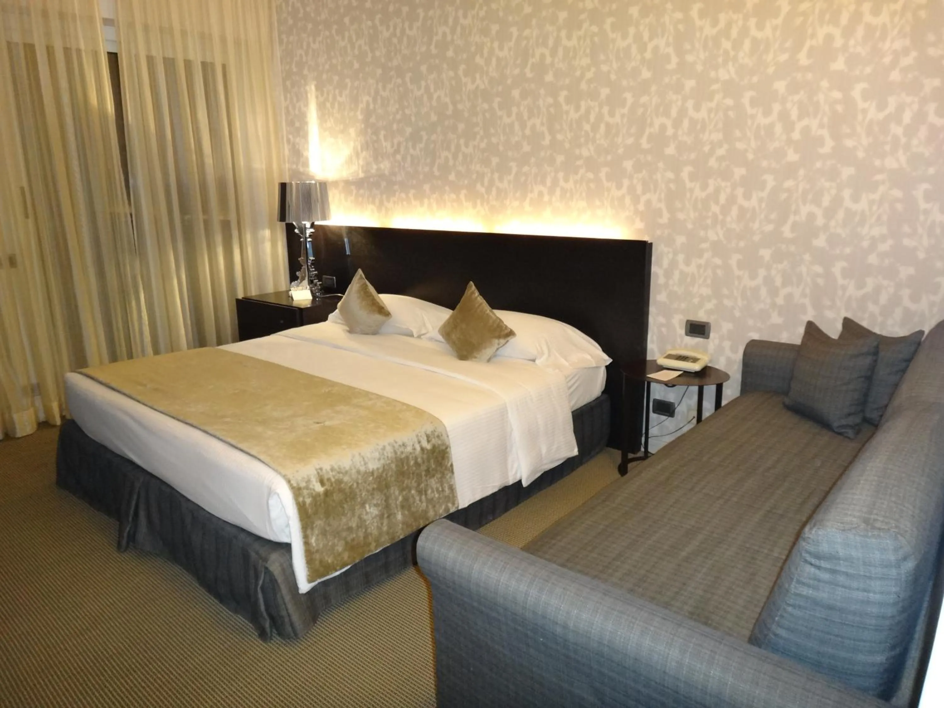 Bedroom, Bed in Hotel Ariston & Apartments