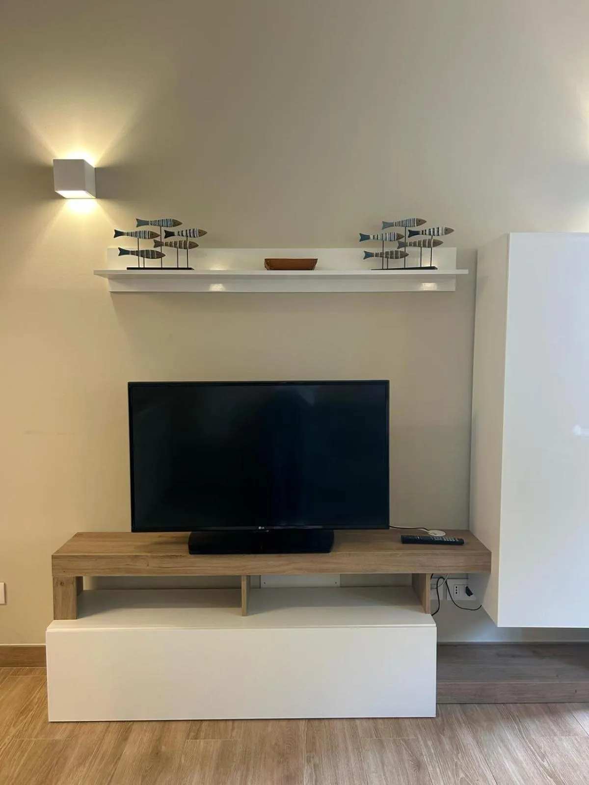 TV and multimedia in Hotel Ariston & Apartments