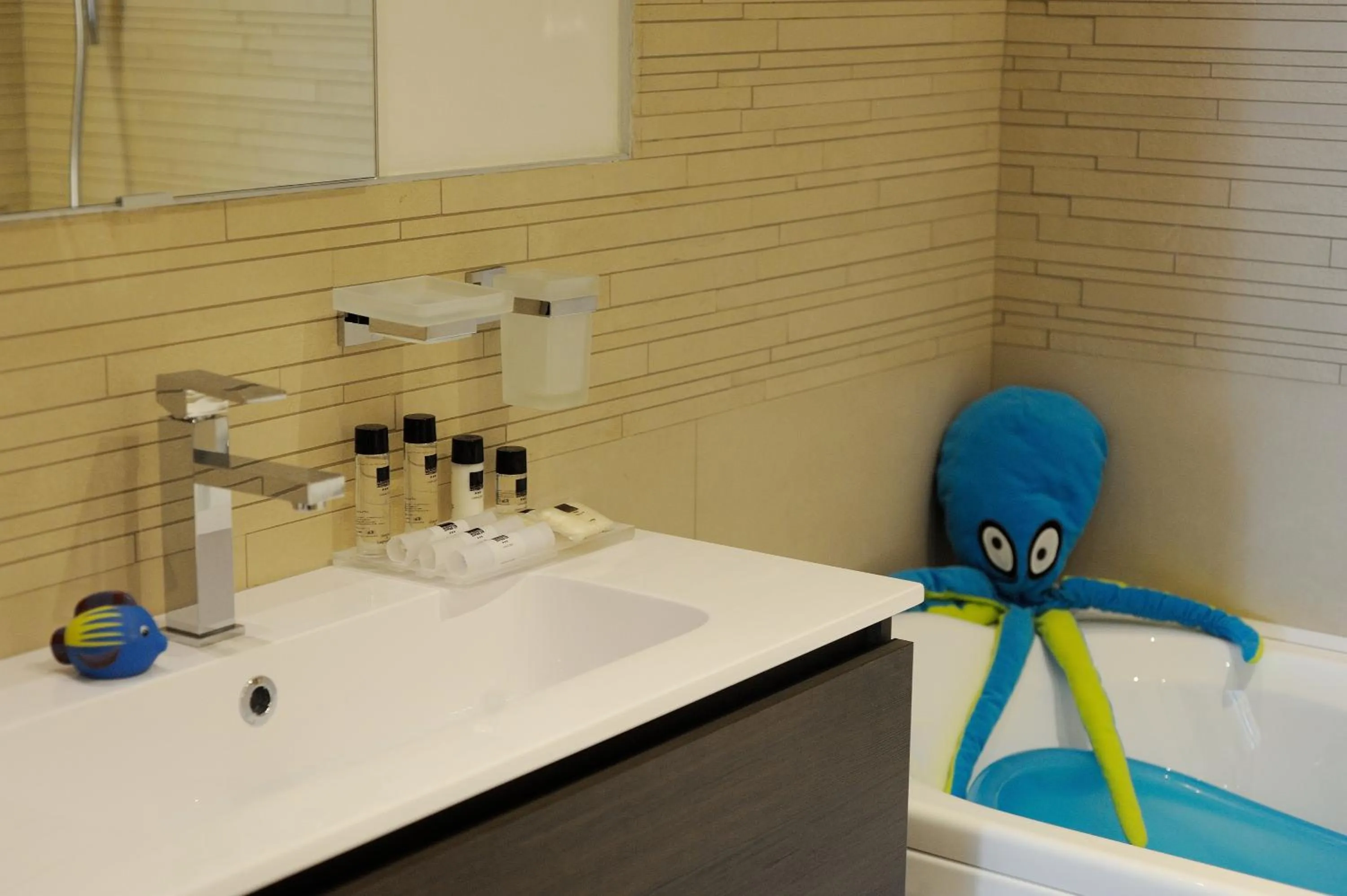 Bathroom in Hotel Ariston & Apartments