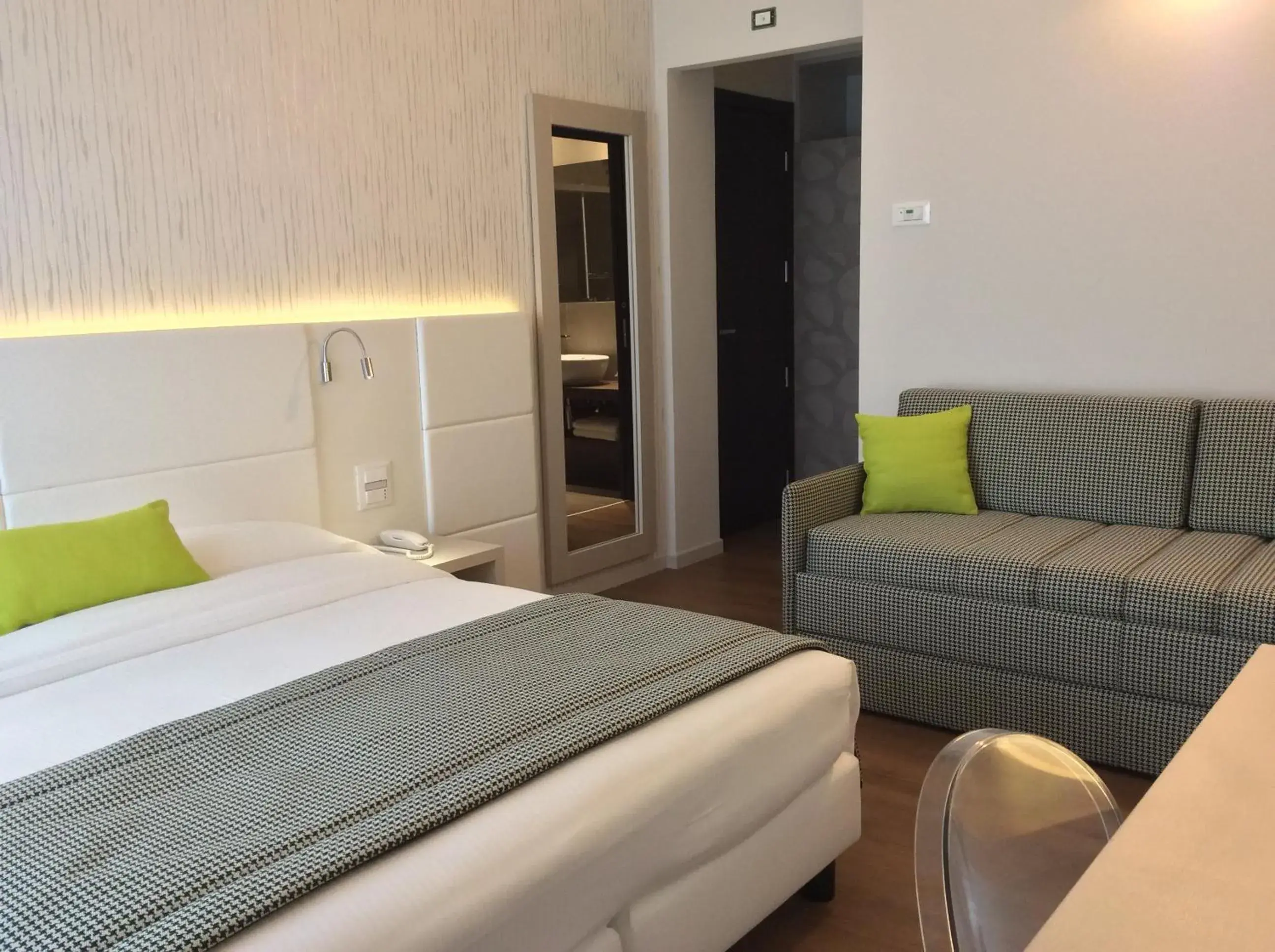 Deluxe Triple Room with Sea View in Hotel Ariston & Apartments Deluxe Triple Room with Sea View in Hotel Ariston & Apartments