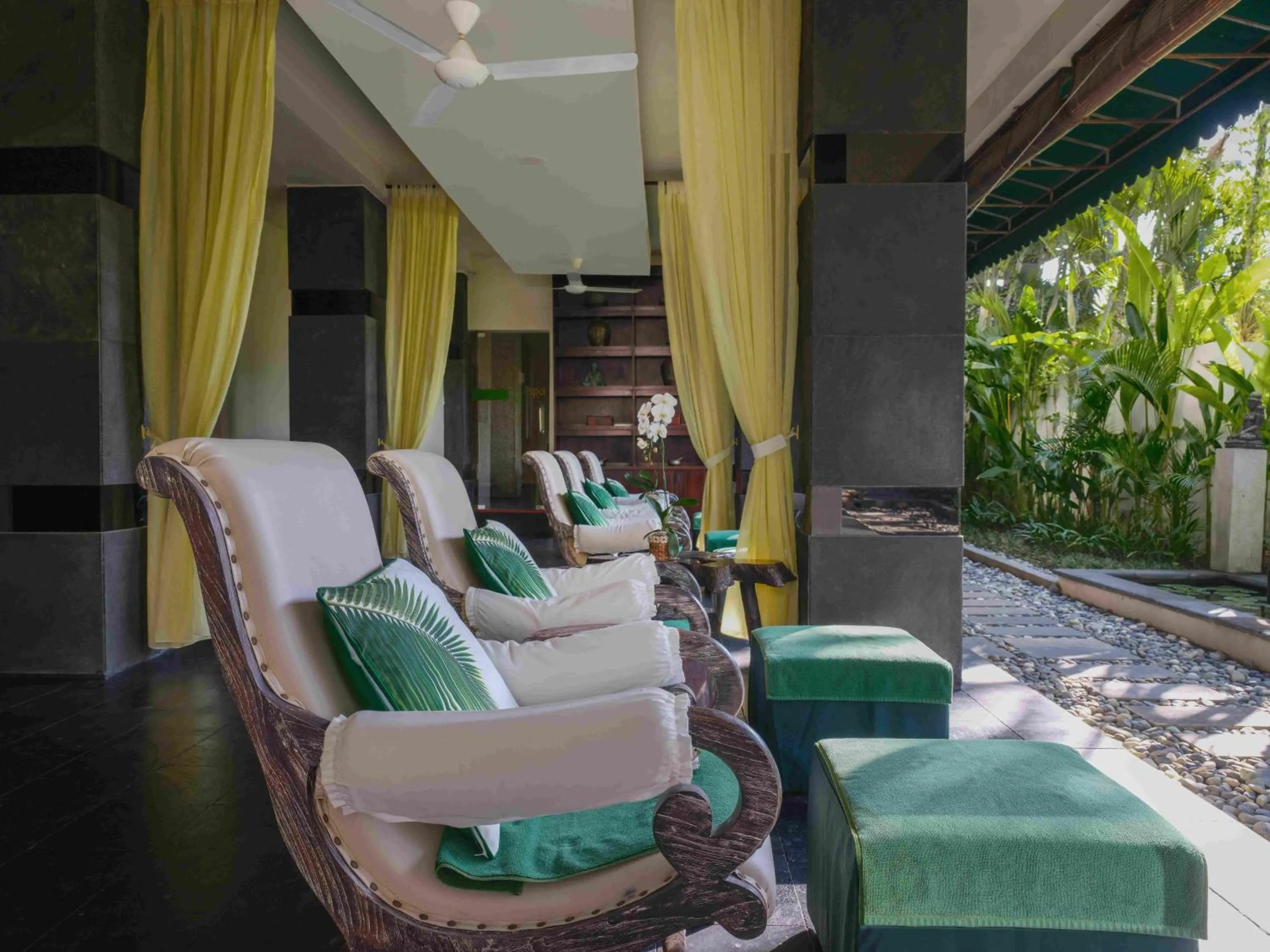 Spa and wellness centre/facilities in Blu-Zea Resort by Double-Six