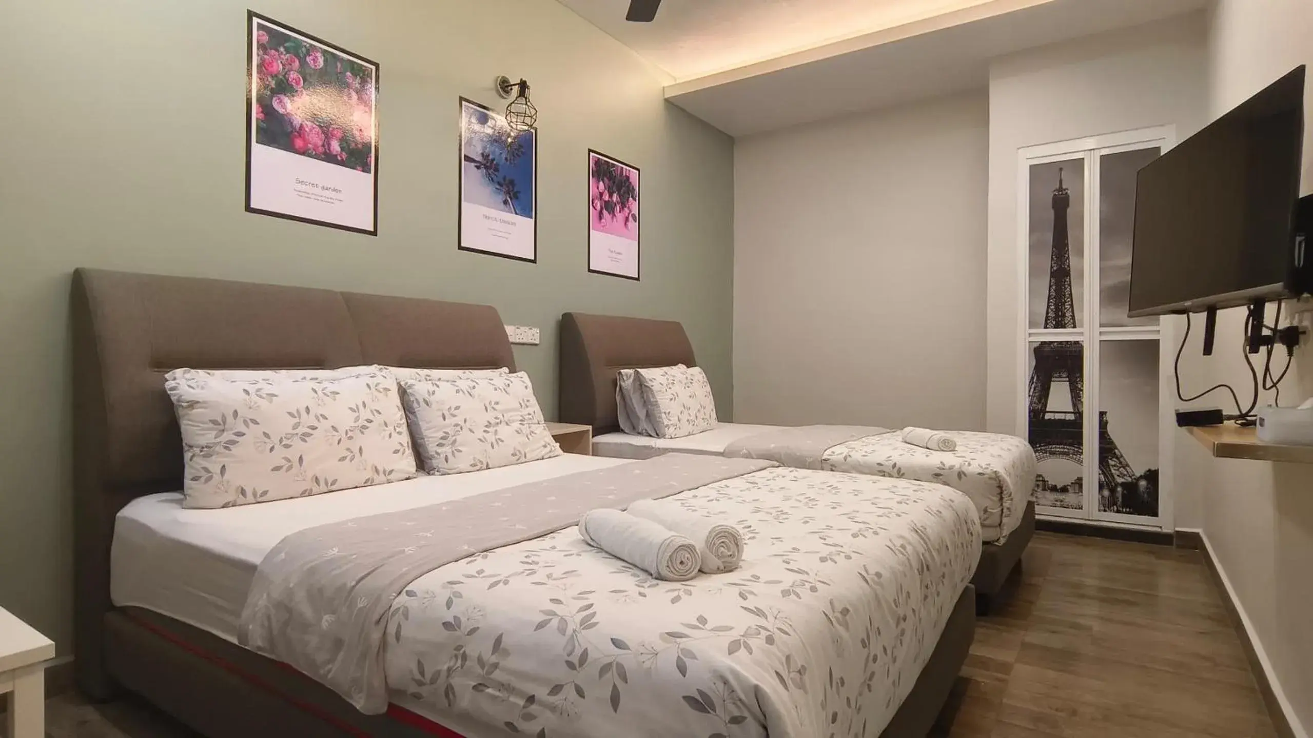 Standard Triple Room in Pulau Ketam D'island beds&cafe Standard Triple Room in Pulau Ketam D'island beds&cafe