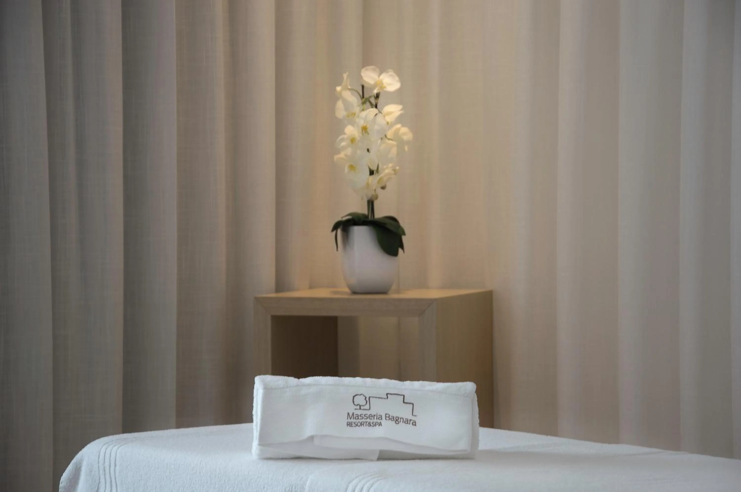 Decorative detail, Bed in Masseria Bagnara Resort & Spa