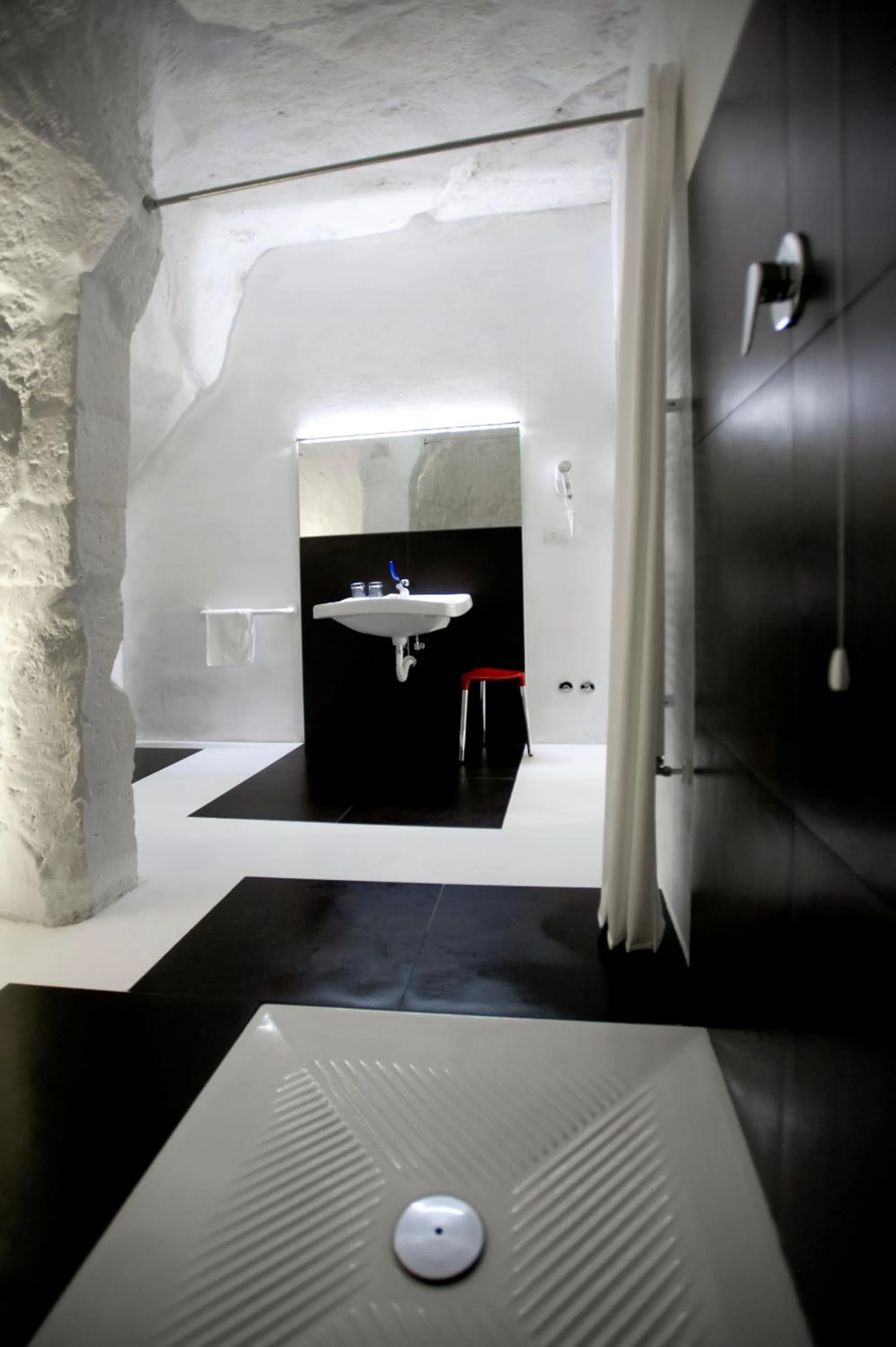 Bathroom, Bed in Basiliani Hotel
