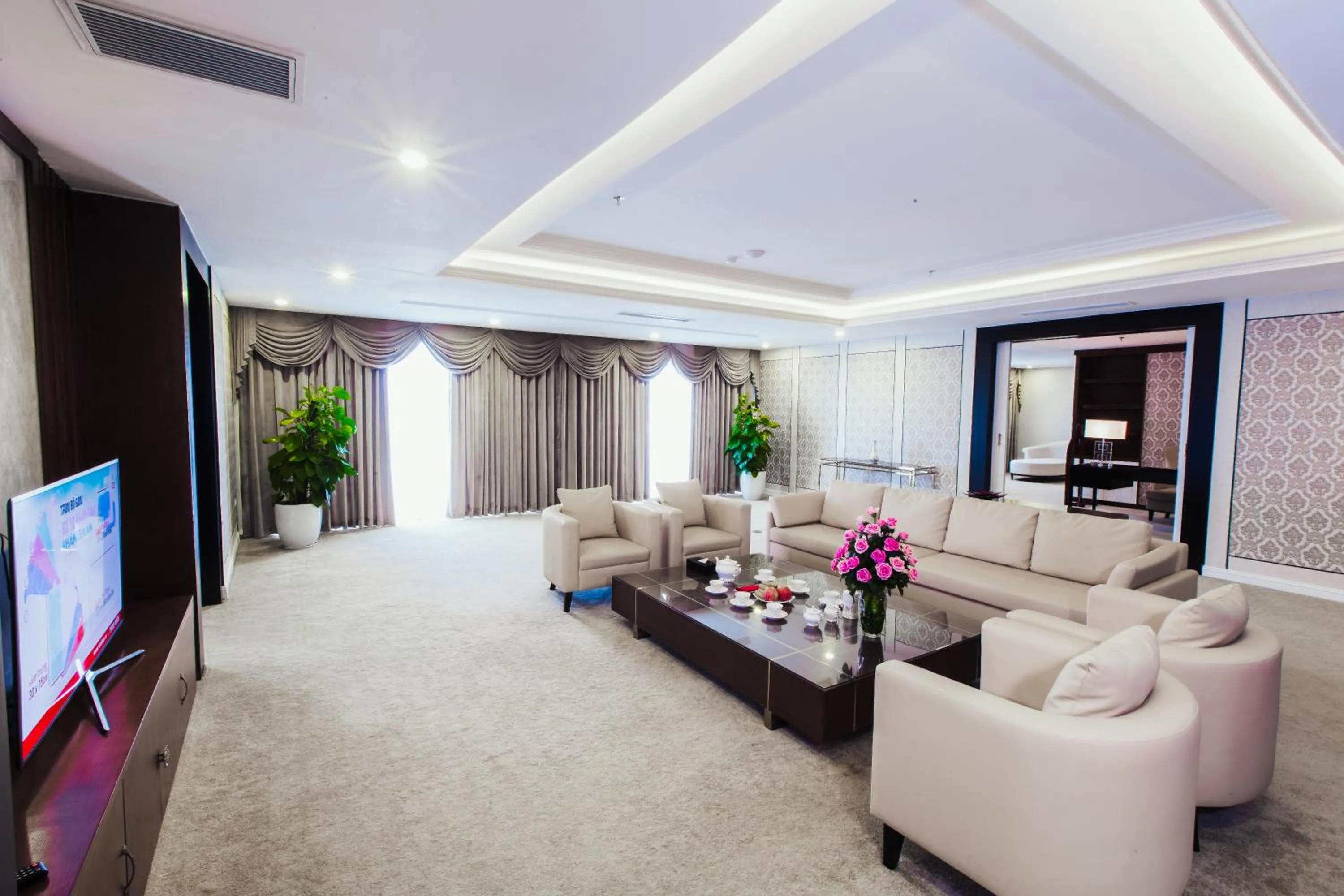 Communal lounge/ TV room in Muong Thanh Luxury Ha Nam
