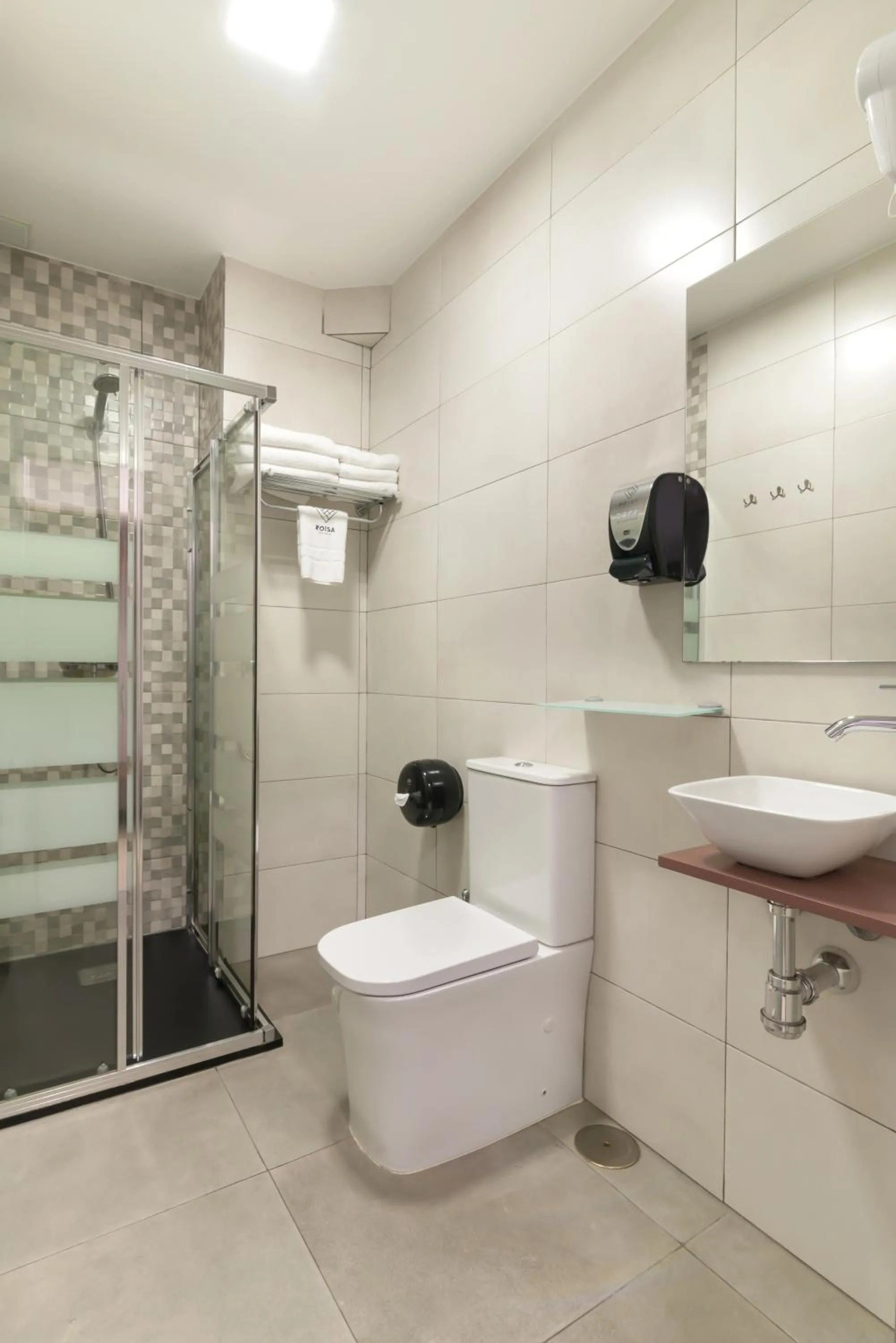 Shower in Roisa Hostal Boutique