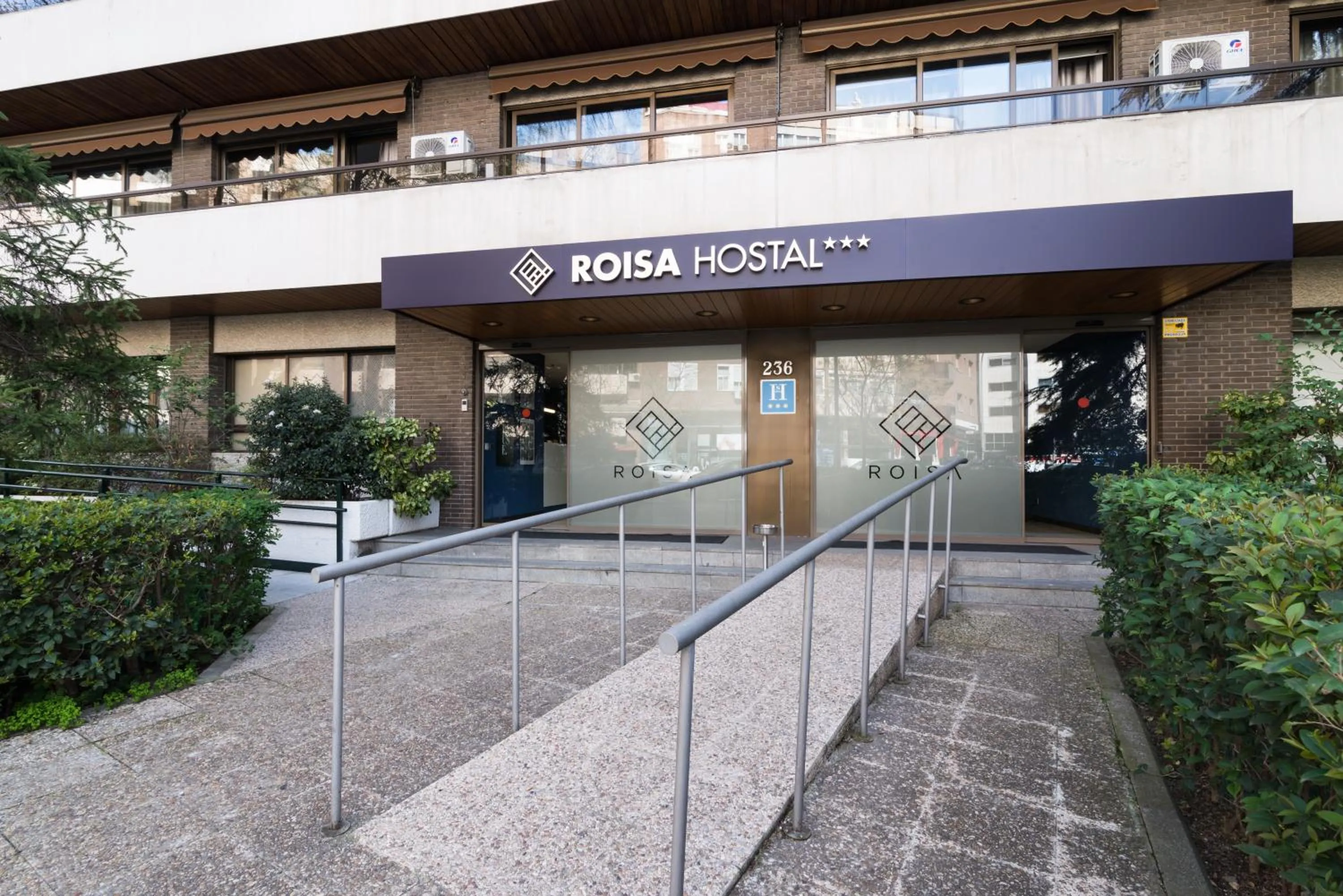 Facade/entrance in Roisa Hostal Boutique