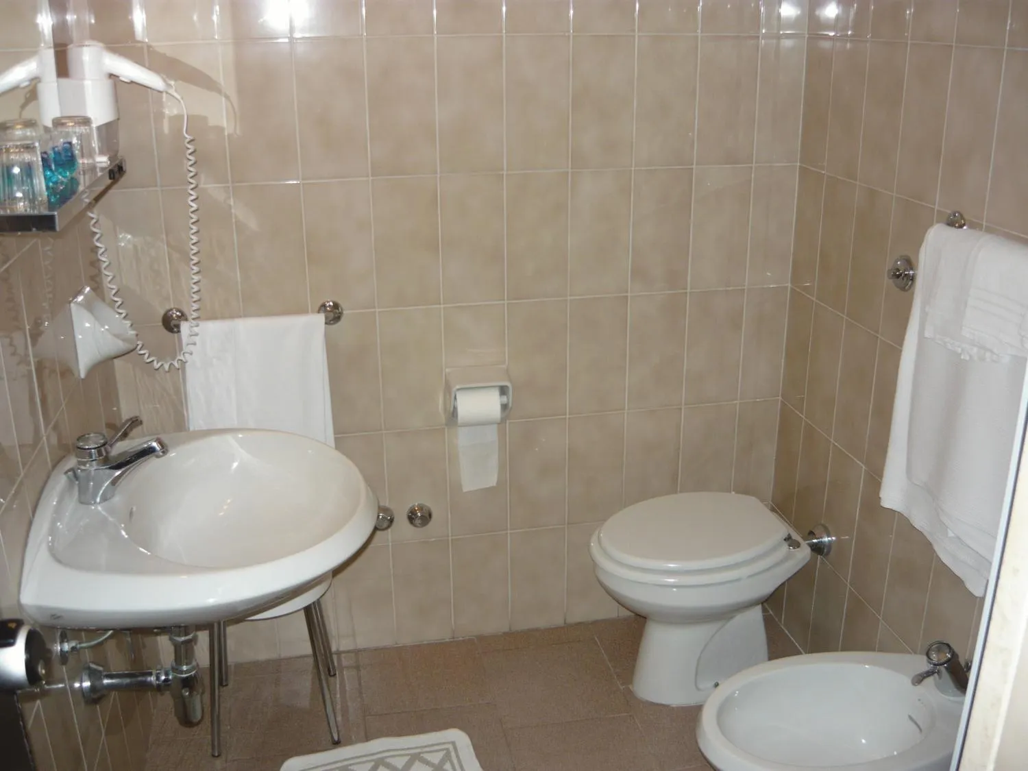 Bathroom in Hotel Turismo