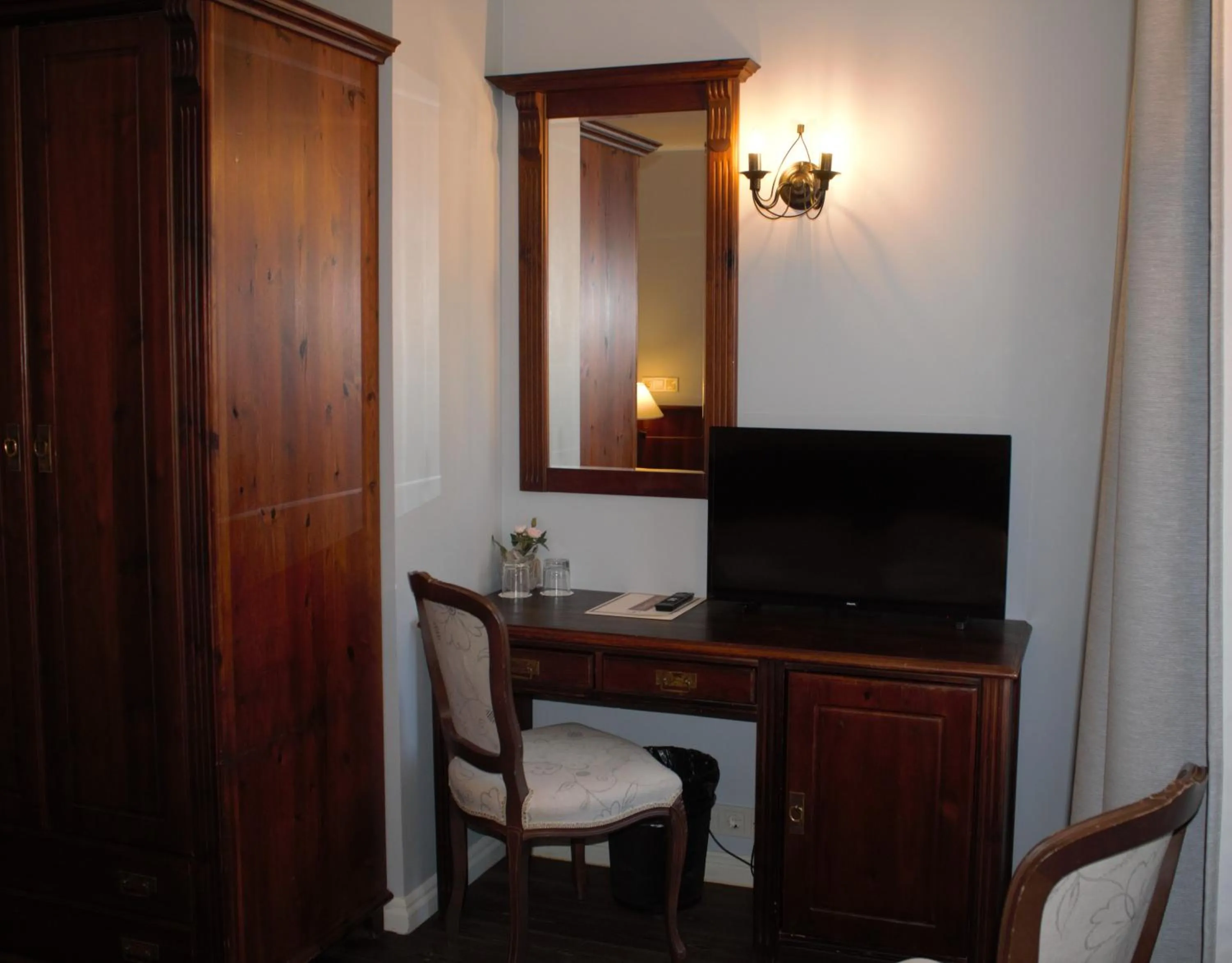 Photo of the whole room in Taanilinna Hotell