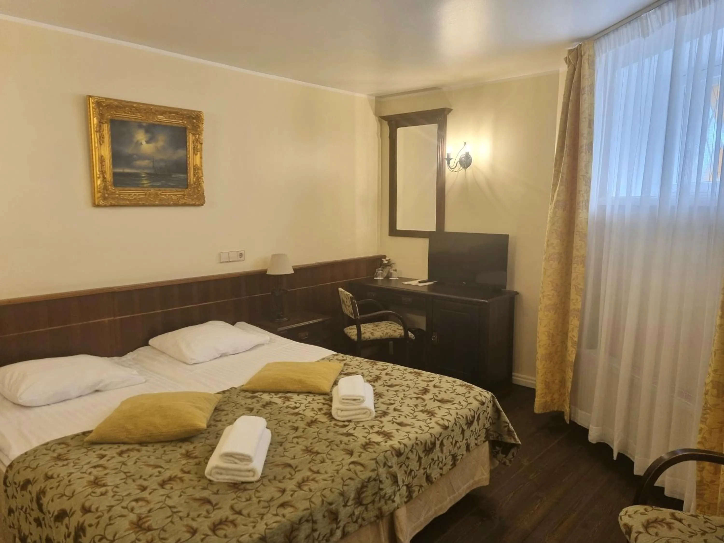 Photo of the whole room, Bed in Taanilinna Hotell