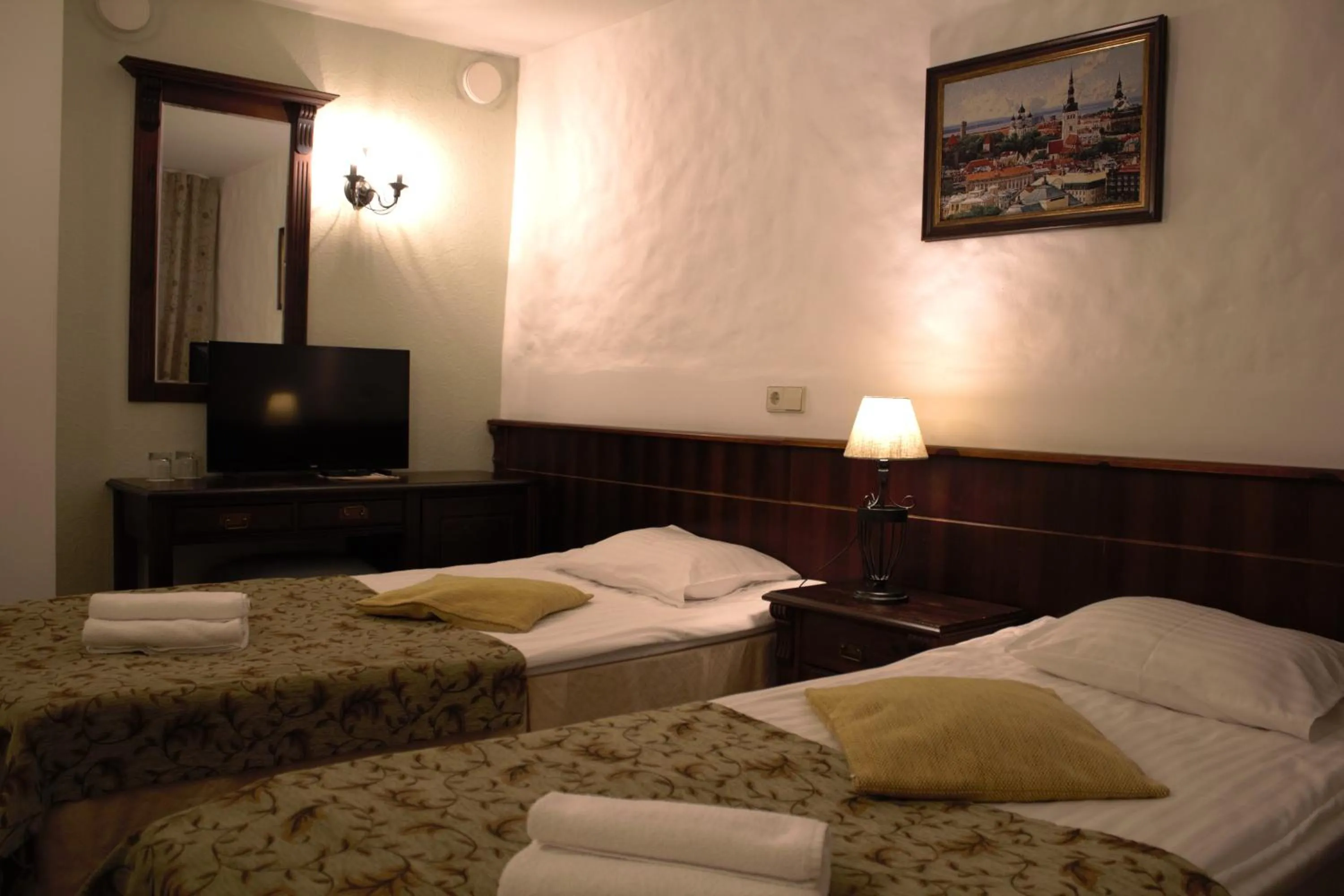 Photo of the whole room, Bed in Taanilinna Hotell