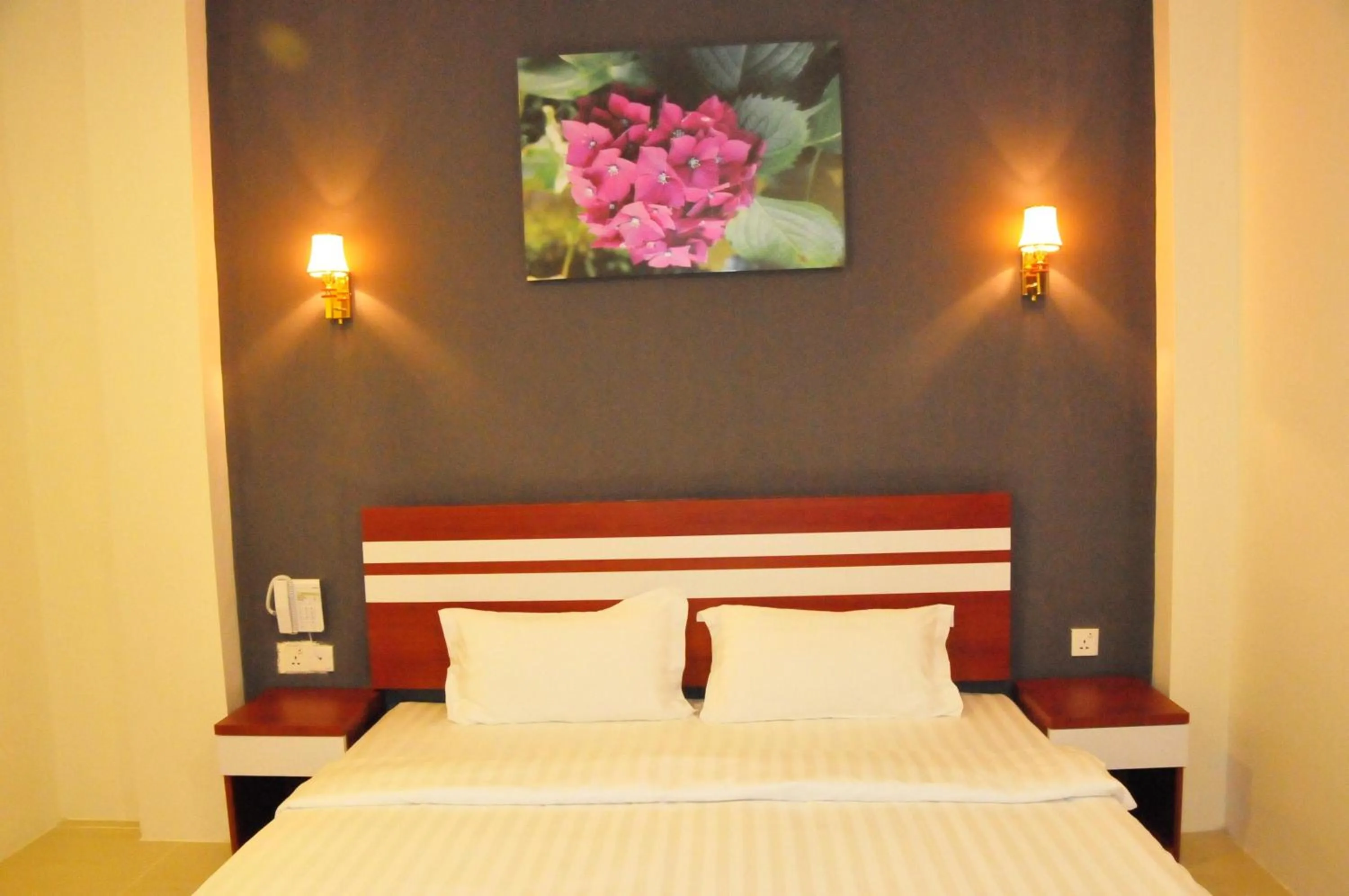 Bed in Venia Hotel Batam - CHSE Certified