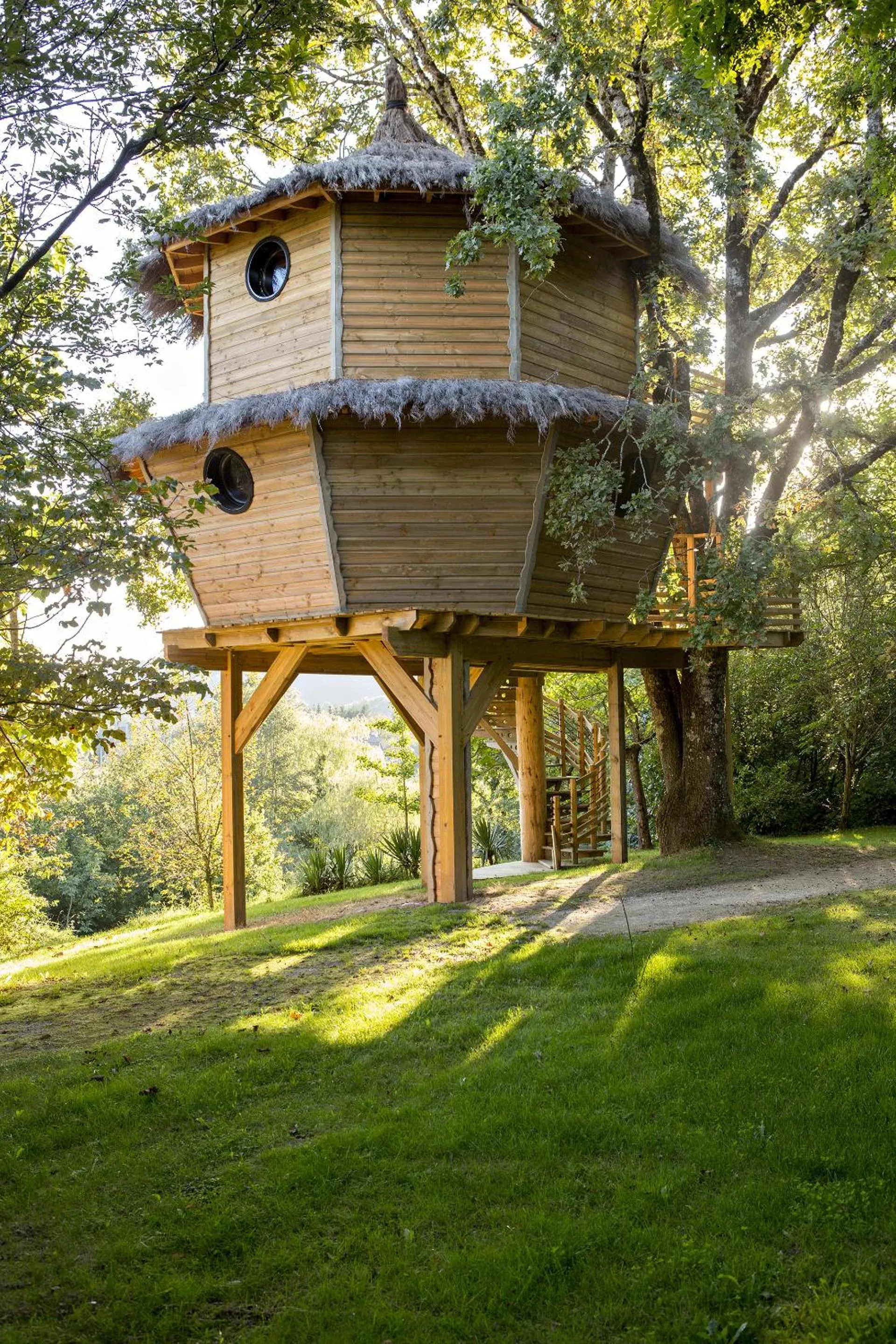 Garden in Auberge La Tomette, The Originals Relais