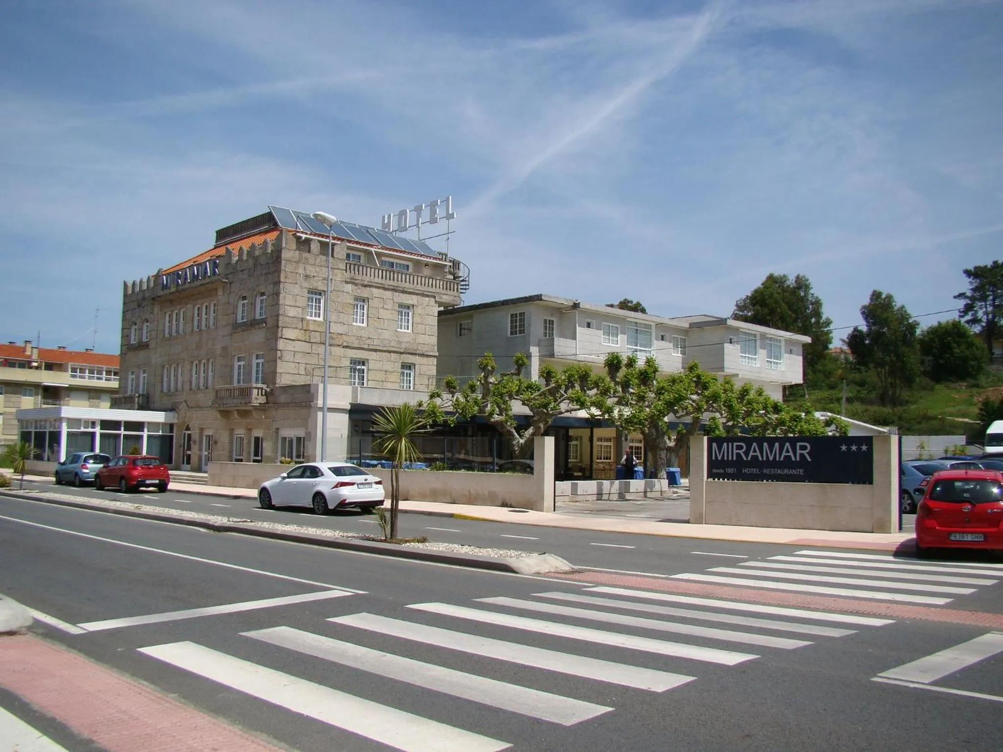 Facade/entrance in Hotel Miramar Playa America Nigran