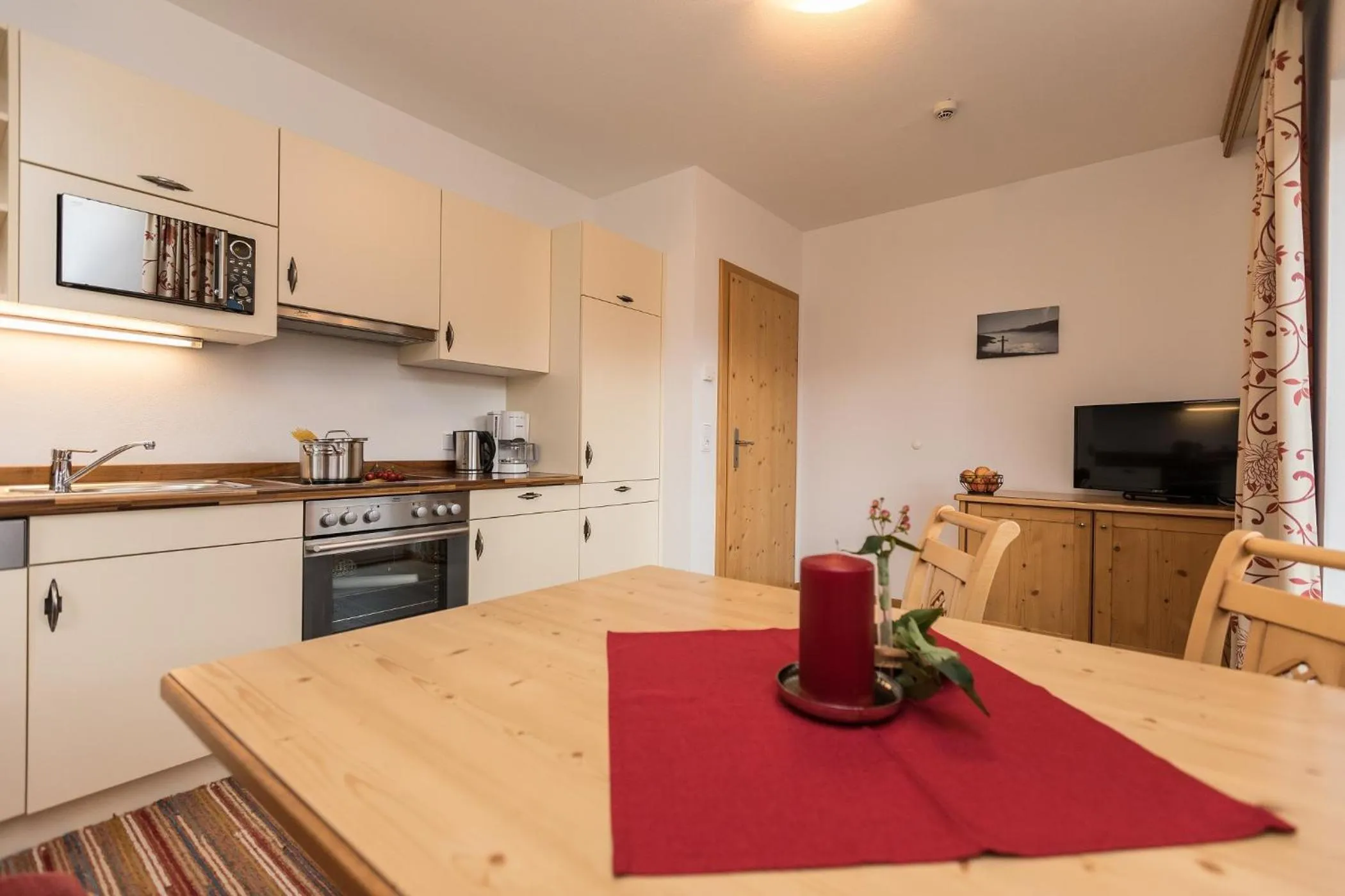 Kitchen or kitchenette in Alpenhof Apartments