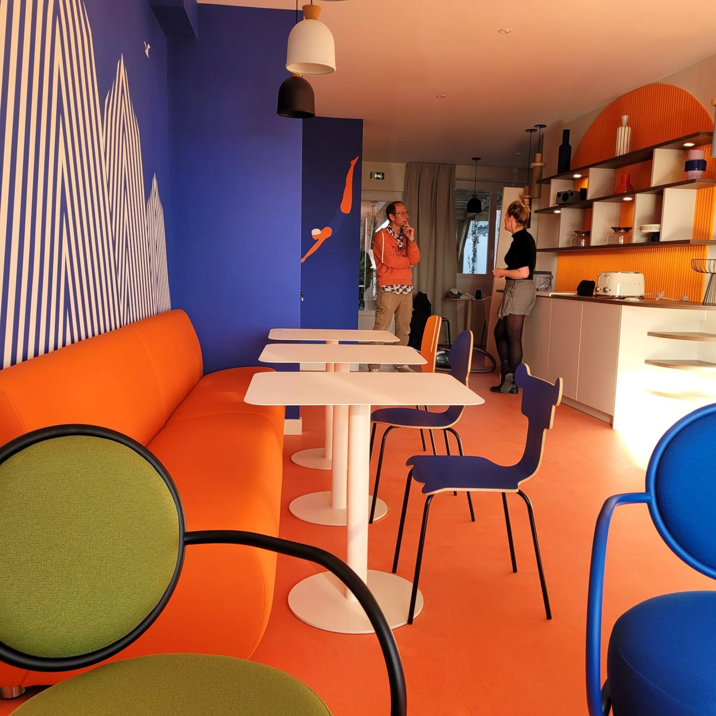 Restaurant/places to eat in Seakub hotel