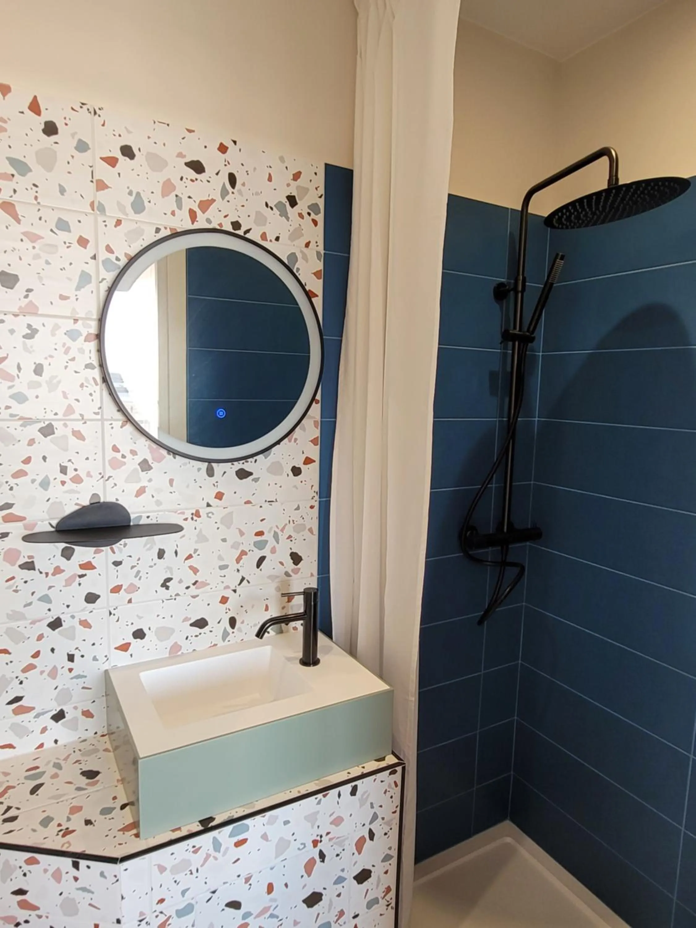 Shower in Seakub hotel