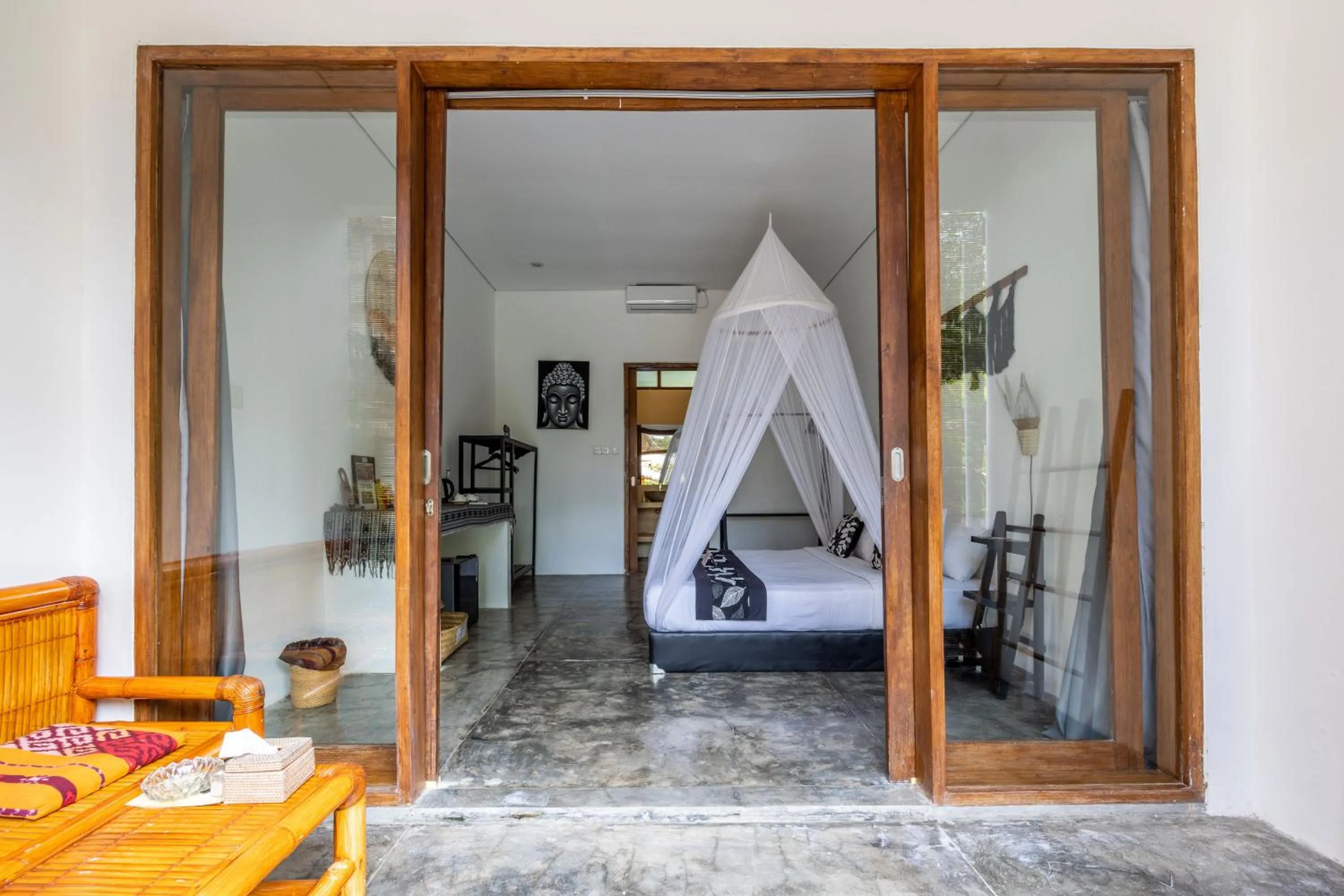 Bedroom, Bed in Martas Windows