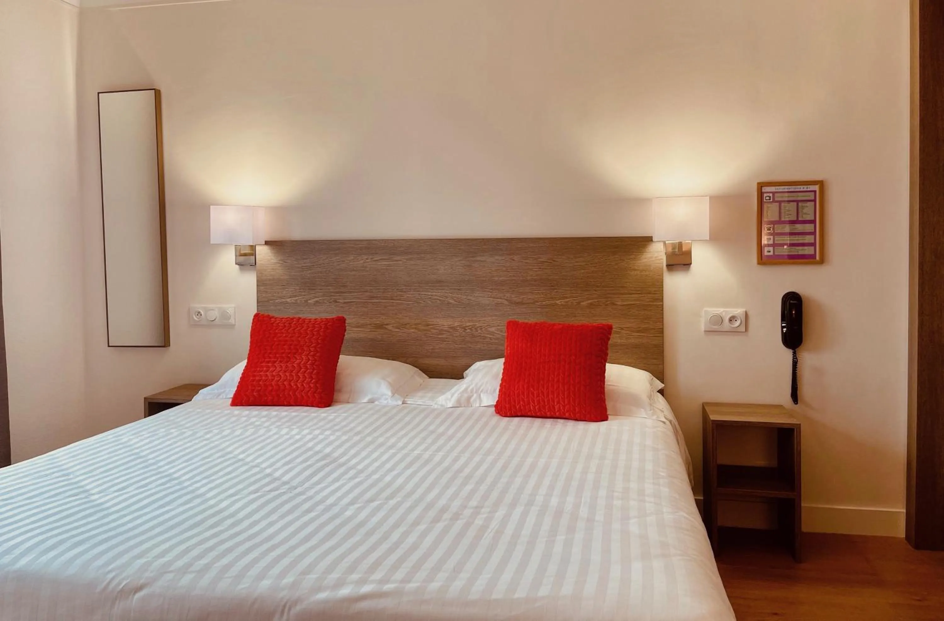 Bed in Hotel Courbet