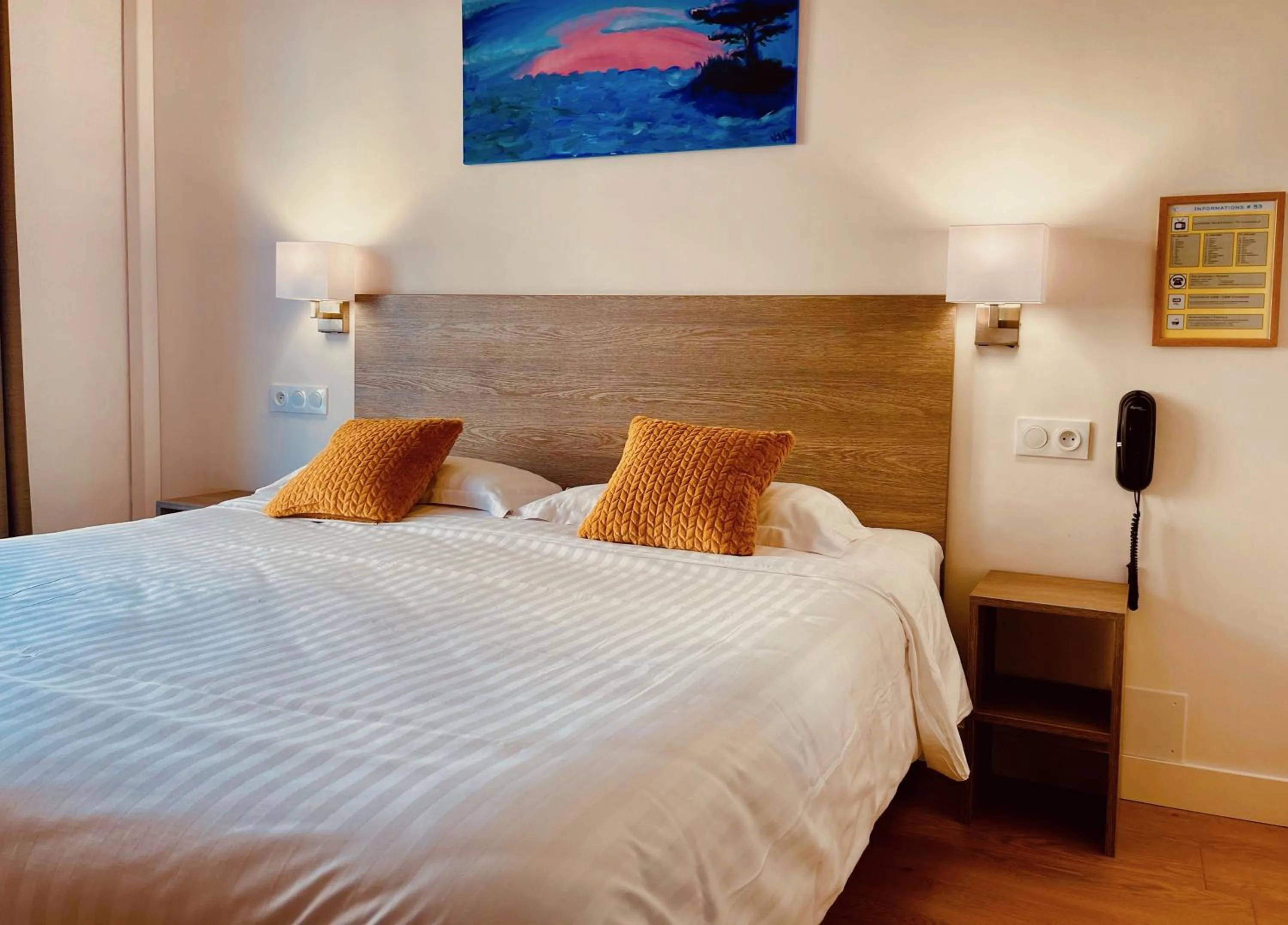 Bedroom, Bed in Hotel Courbet