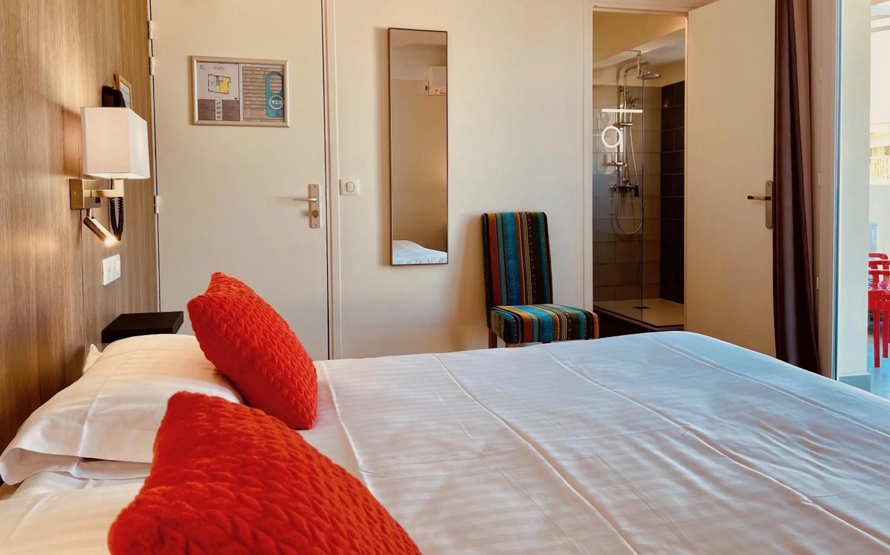 Photo of the whole room, Bed in Hotel Courbet