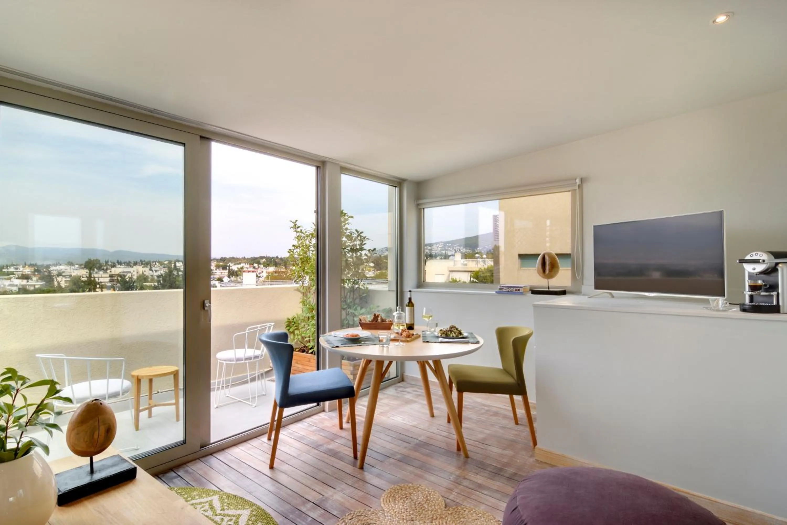 Dining area in Coco-Mat Hotel Nafsika
