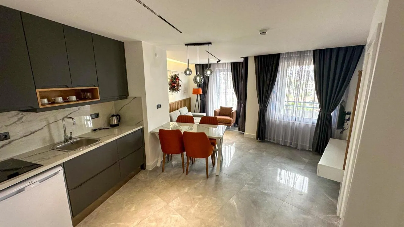 Kitchen or kitchenette in Happy Apart Hotel