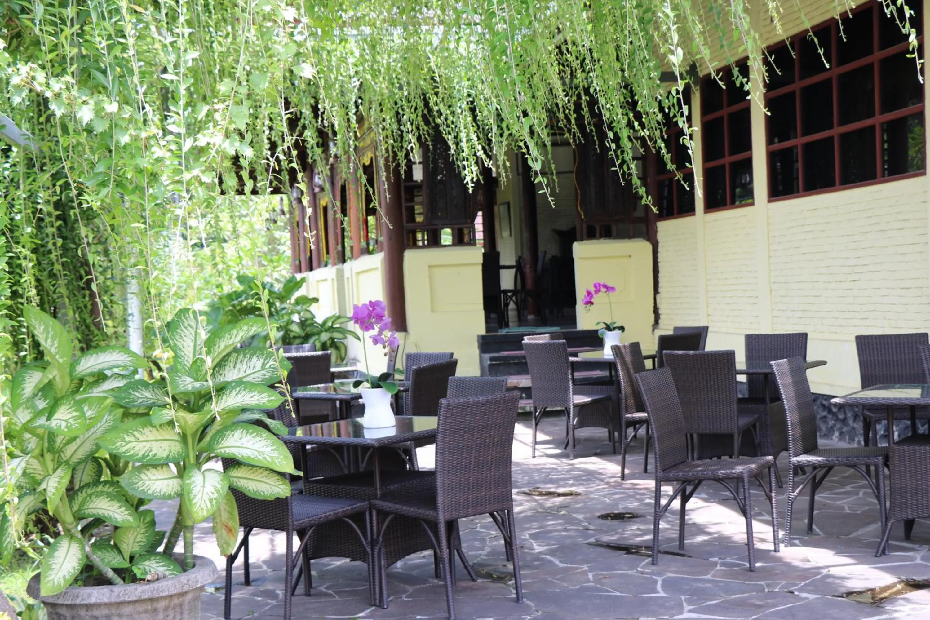 Puri Bunga Beach Cottages