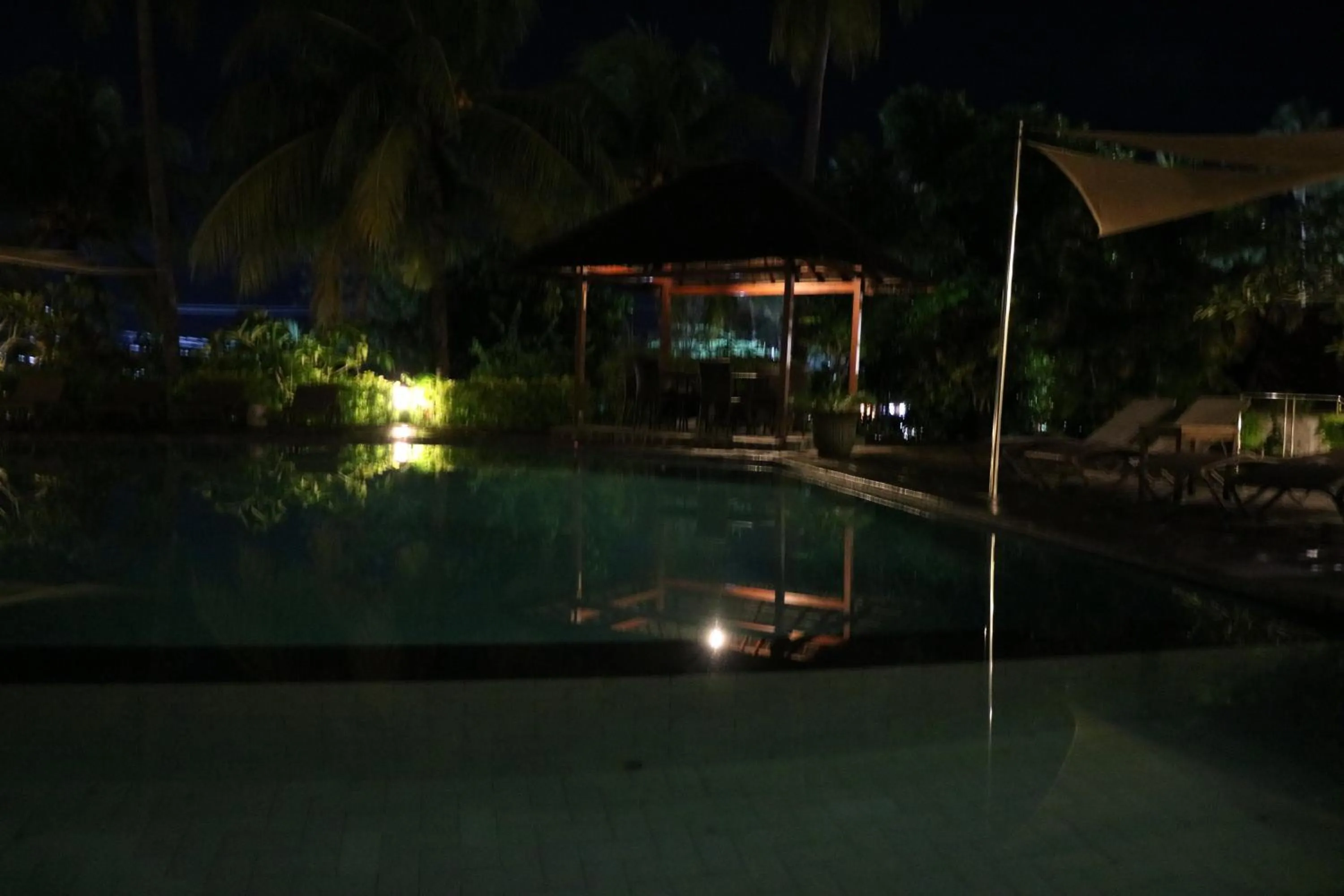 Puri Bunga Beach Cottages