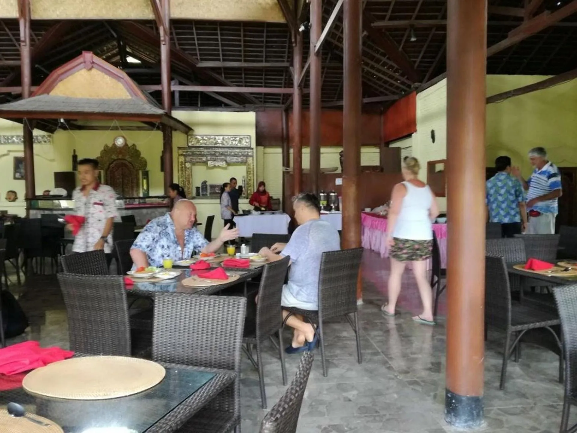 Restaurant/places to eat in Puri Bunga Beach Cottages